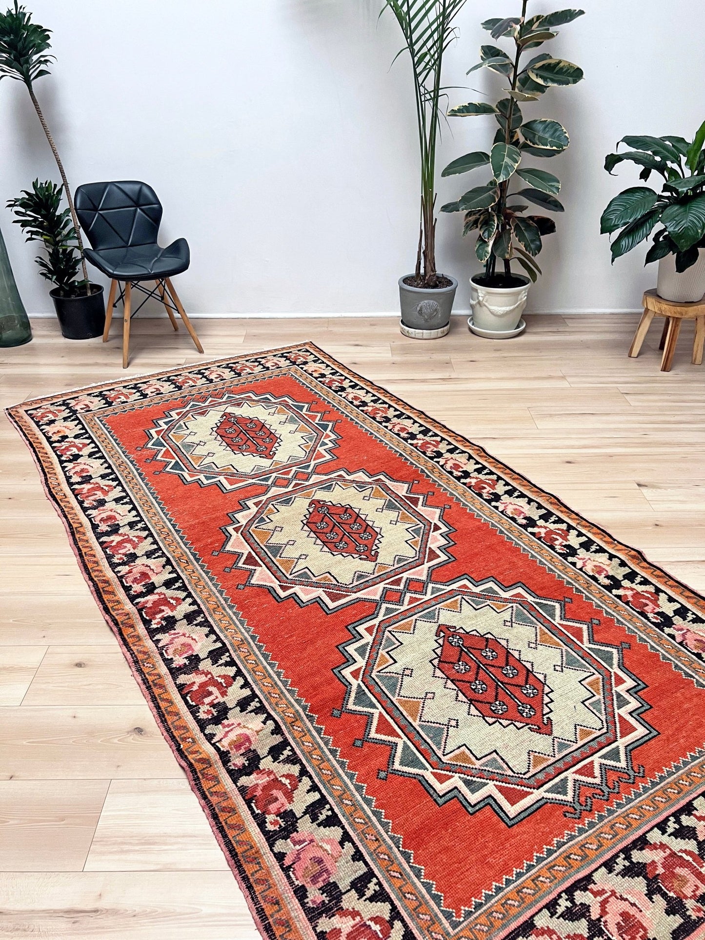 derbend karabagh caucasian rug. Oriental rug shop San Francisco Bay Area. Wide runner handmade wool rug. Buy rug online