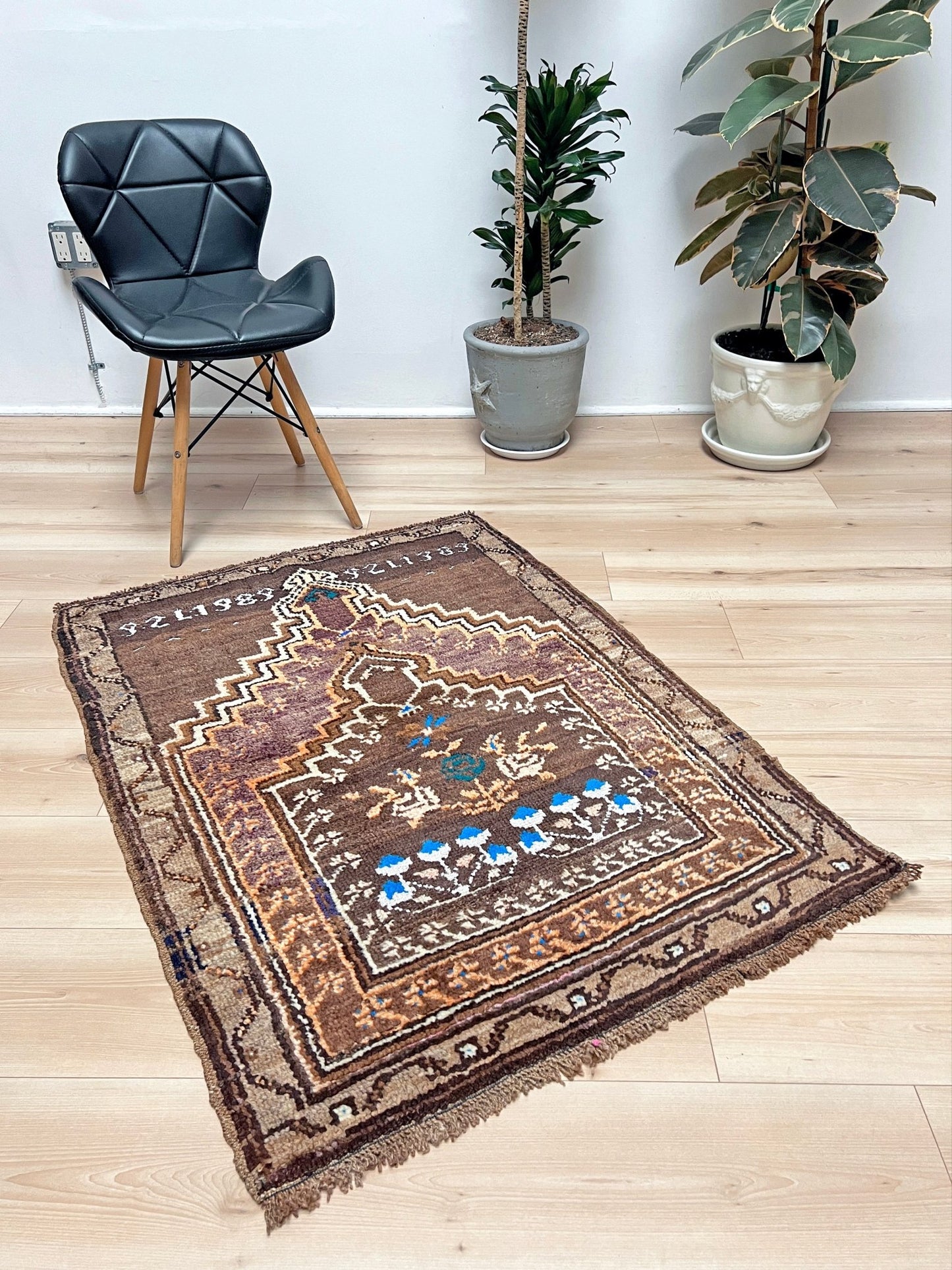 Kars Wool vintage turkish mini rug. Handmade turkish rug shop san francisco bay area. Buy handmade wool rug online