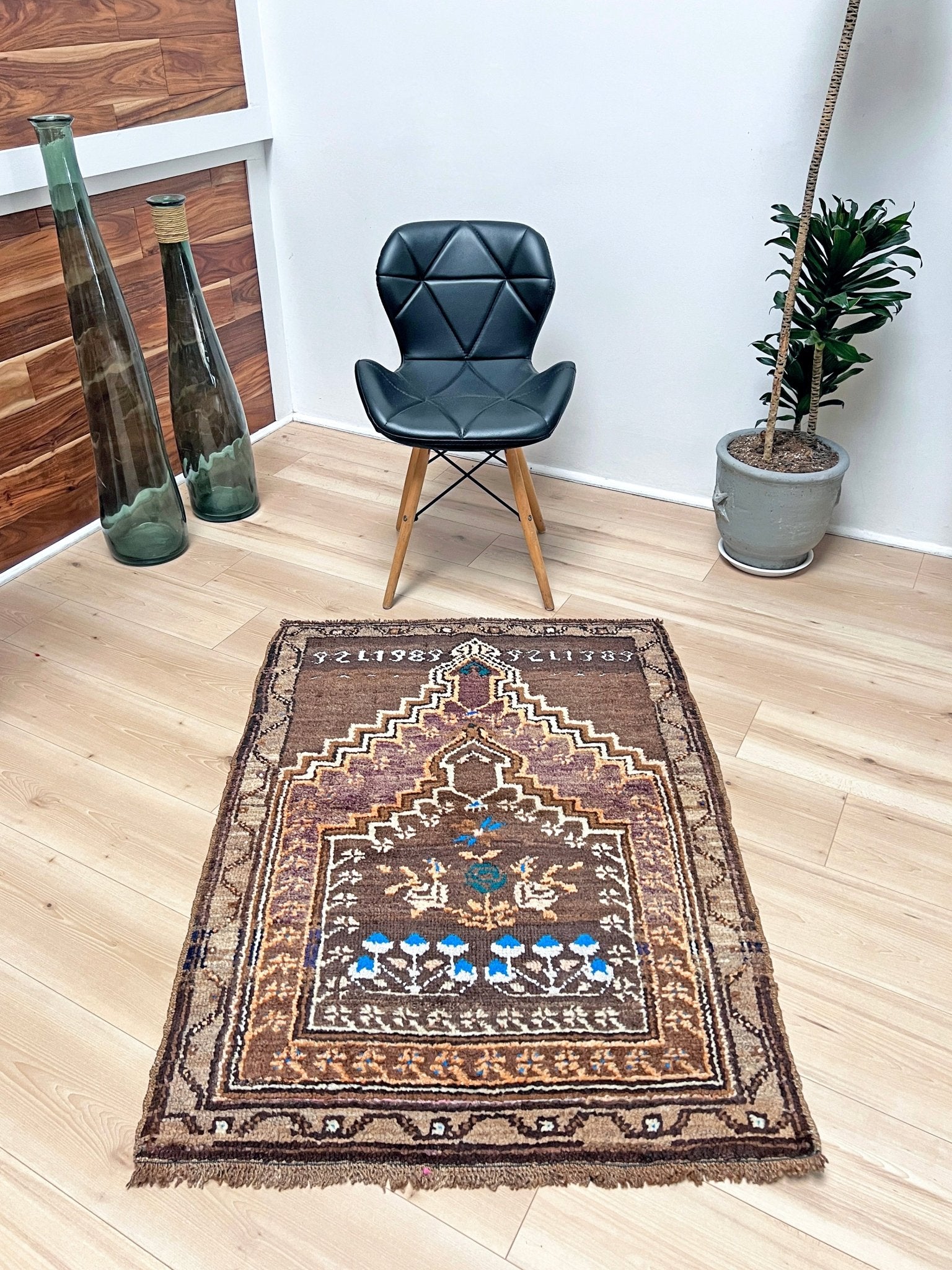 Kars Wool vintage turkish mini rug. Handmade turkish rug shop san francisco bay area. Buy handmade wool rug online