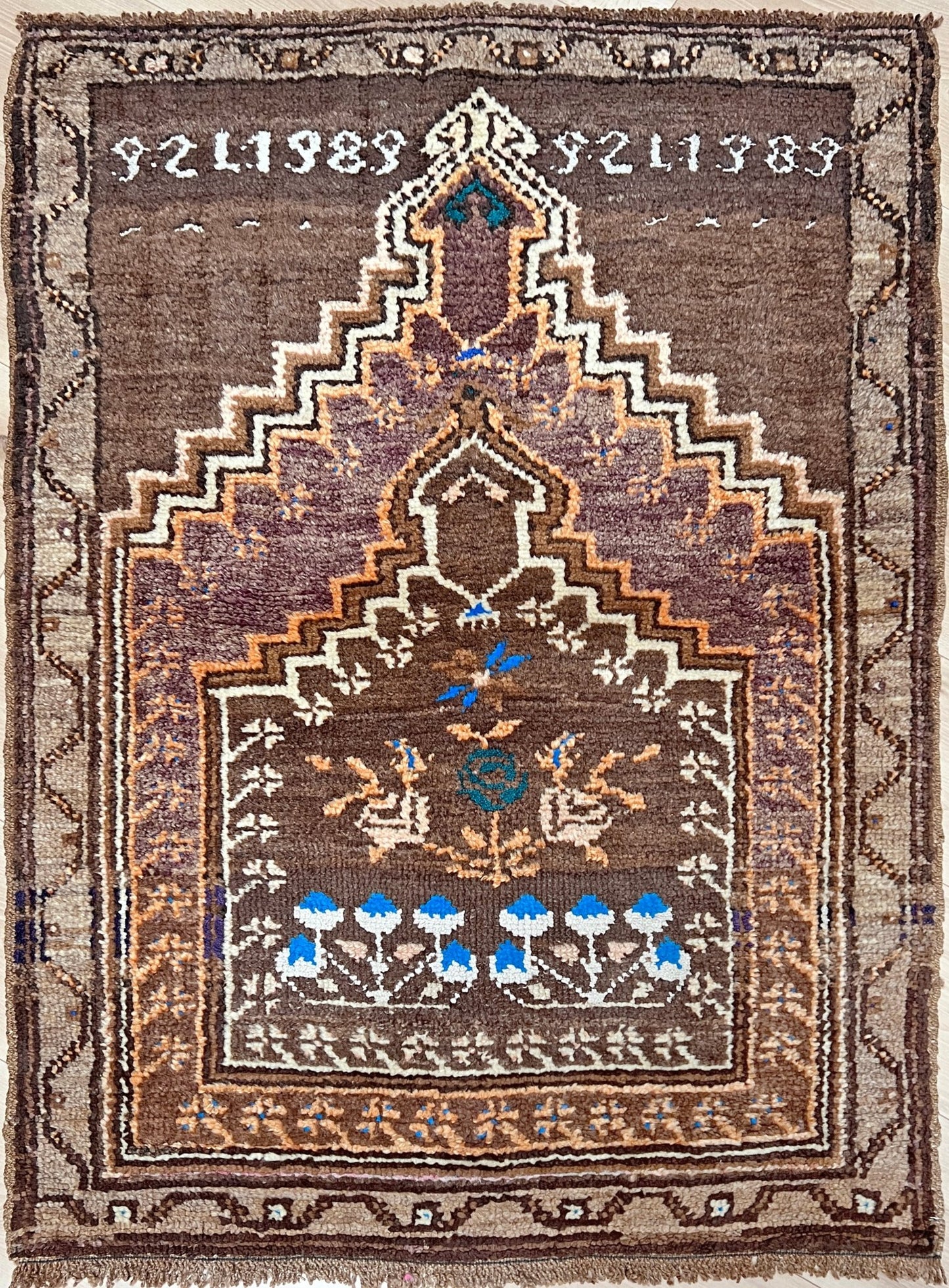 Kars Wool vintage turkish mini rug. Handmade turkish rug shop san francisco bay area. Buy handmade wool rug online