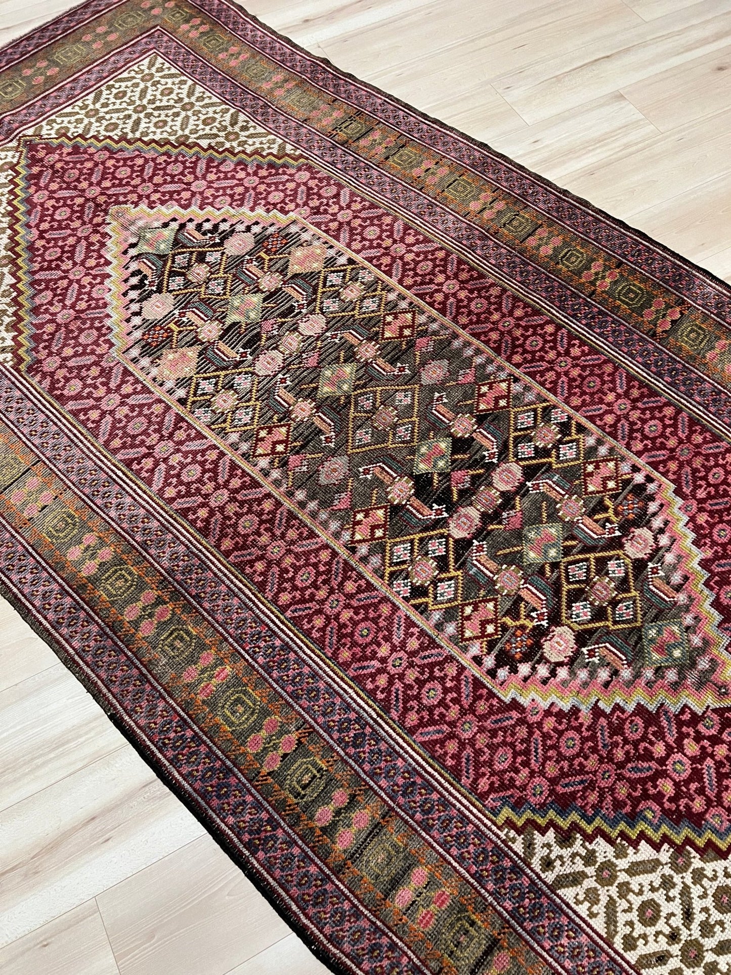 Senneh handmade Persian Rug Wide Runner. Oriental rug shop san francisco bay area. Buy wool carpet oriental rug online