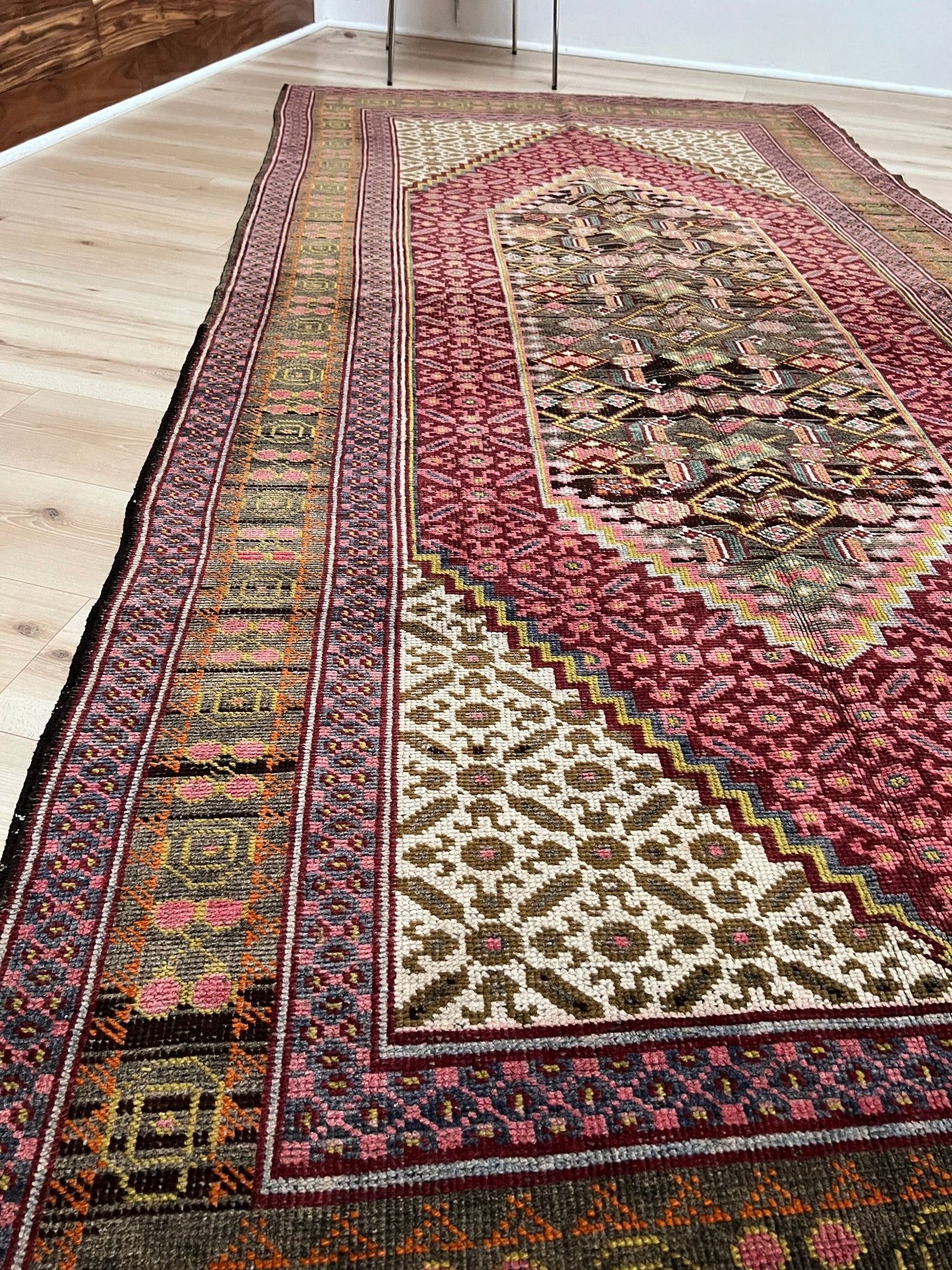 Senneh handmade Persian Rug Wide Runner. Oriental rug shop san francisco bay area. Buy wool carpet oriental rug online