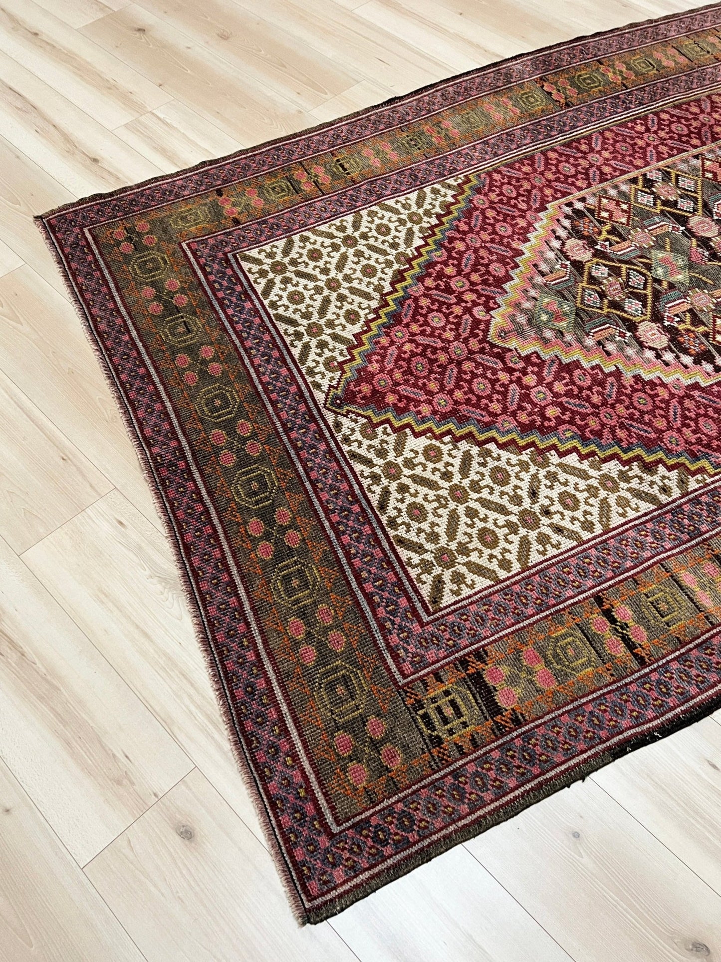 Senneh handmade Persian Rug Wide Runner. Oriental rug shop san francisco bay area. Buy wool carpet oriental rug online