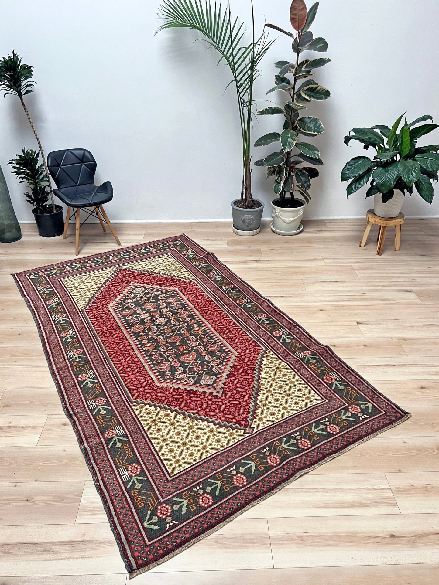 Senneh handmade Persian Rug Wide Runner. Oriental rug shop san francisco bay area. Buy wool carpet oriental rug online