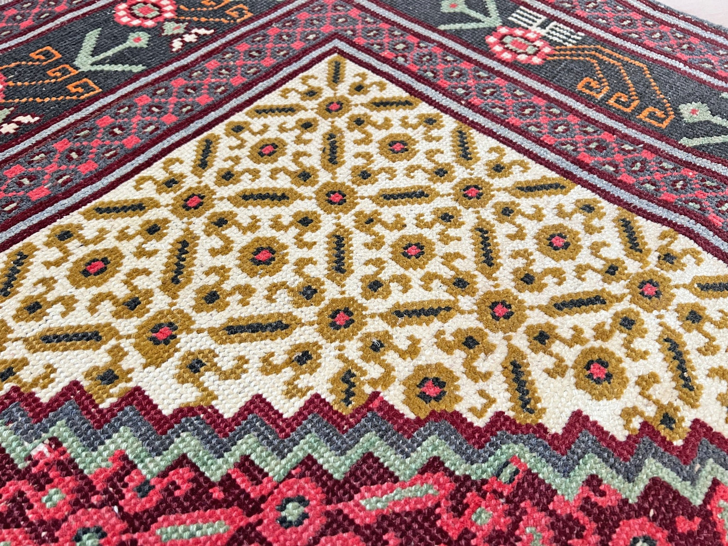 Senneh handmade Persian Rug Wide Runner. Oriental rug shop san francisco bay area. Buy wool carpet oriental rug online