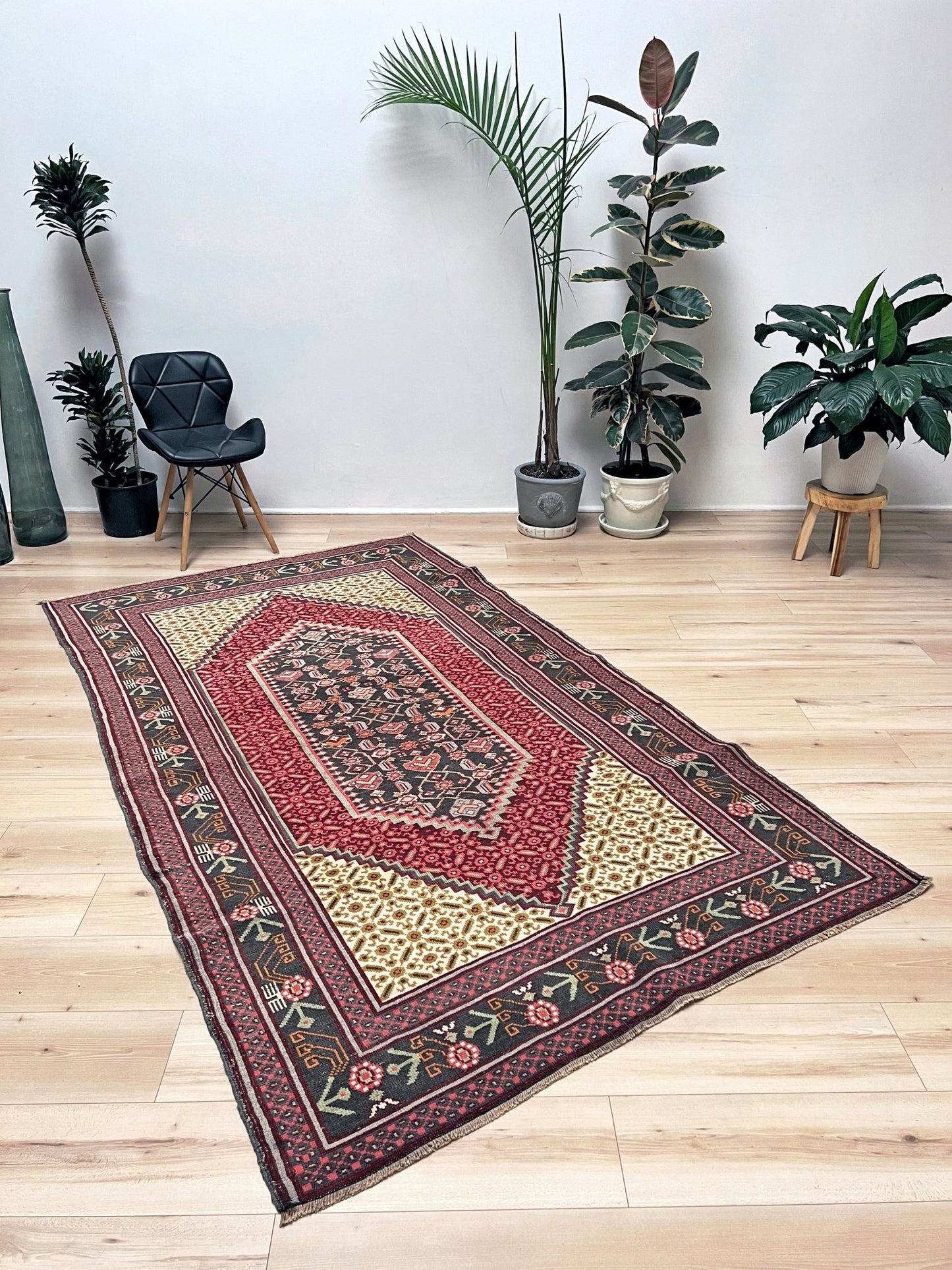 Senneh handmade Persian Rug Wide Runner. Oriental rug shop san francisco bay area. Buy wool carpet oriental rug online