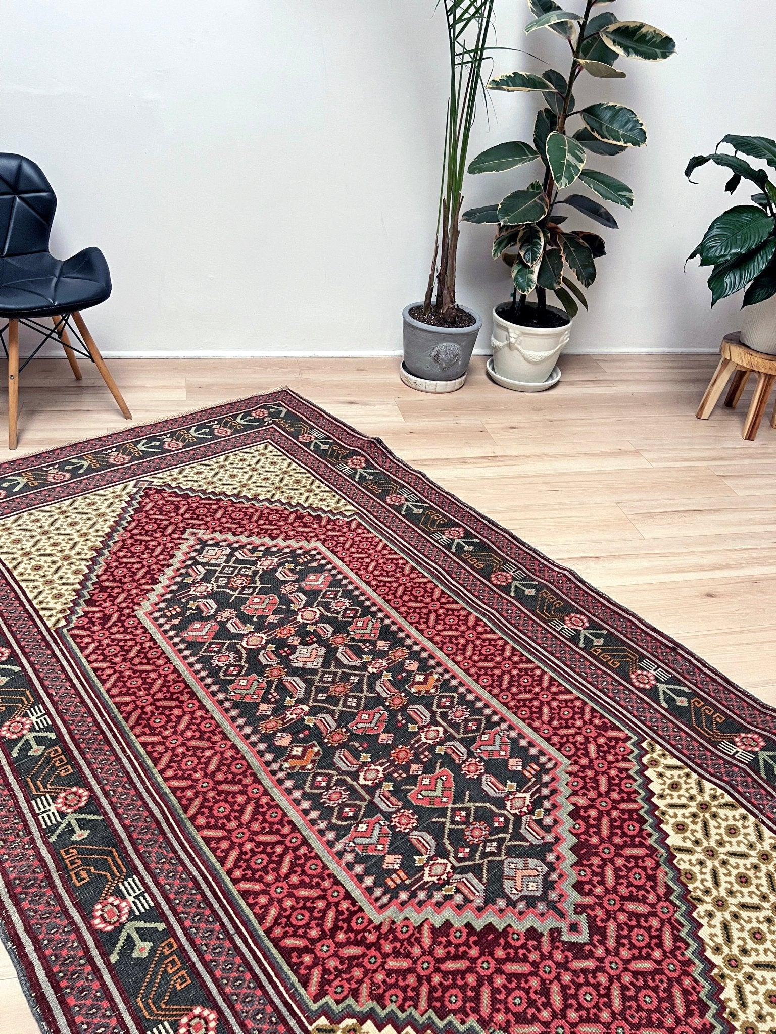 Senneh handmade Persian Rug Wide Runner. Oriental rug shop san francisco bay area. Buy wool carpet oriental rug online