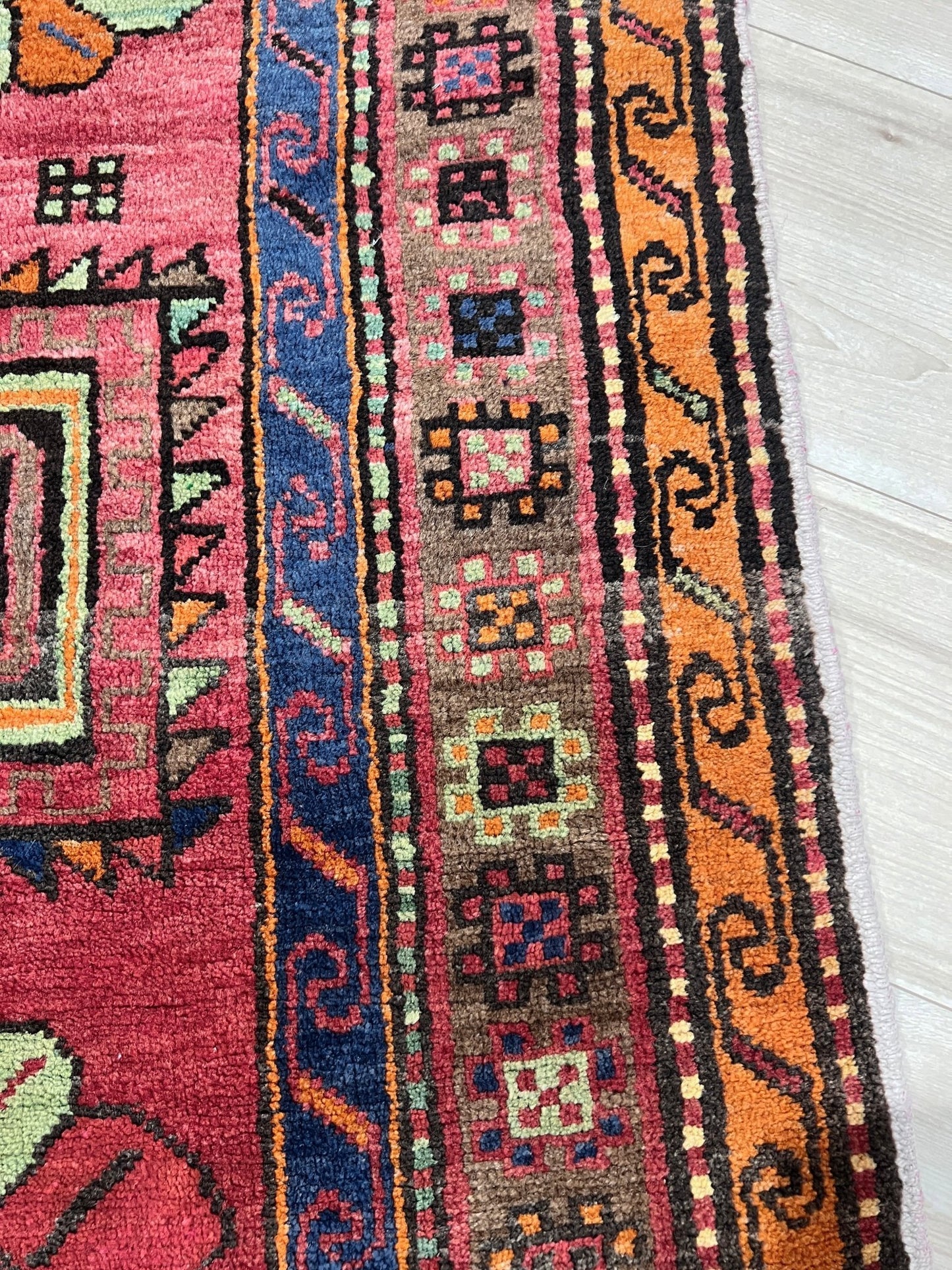 Derbend caucasian rug. Handmade wide runner rug. Oriental rug shop San Francisco Bay Area. Buy wool rug online