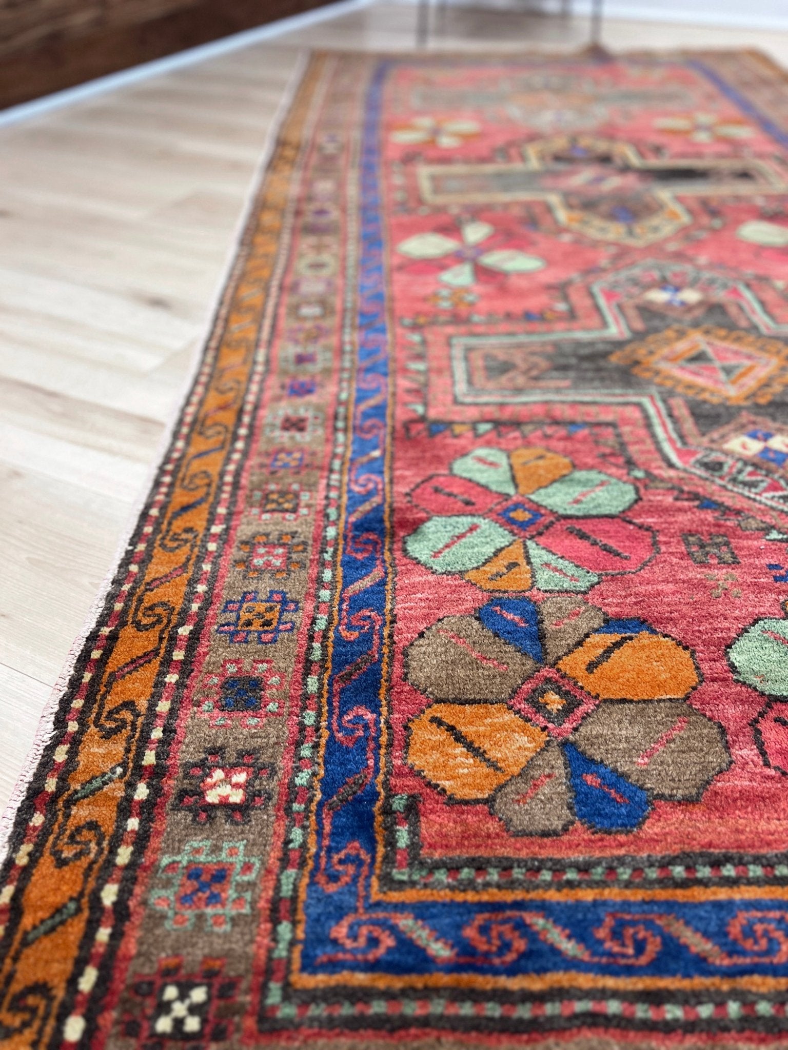 Derbend caucasian rug. Handmade wide runner rug. Oriental rug shop San Francisco Bay Area. Buy wool rug online