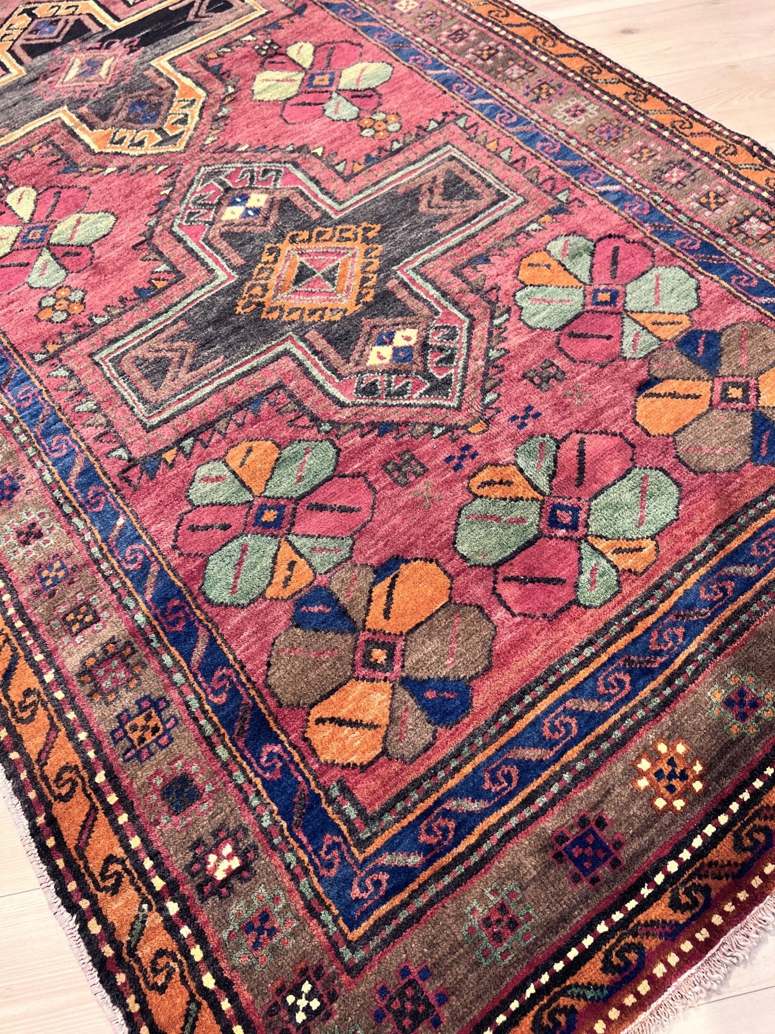 Derbend caucasian rug. Handmade wide runner rug. Oriental rug shop San Francisco Bay Area. Buy wool rug online