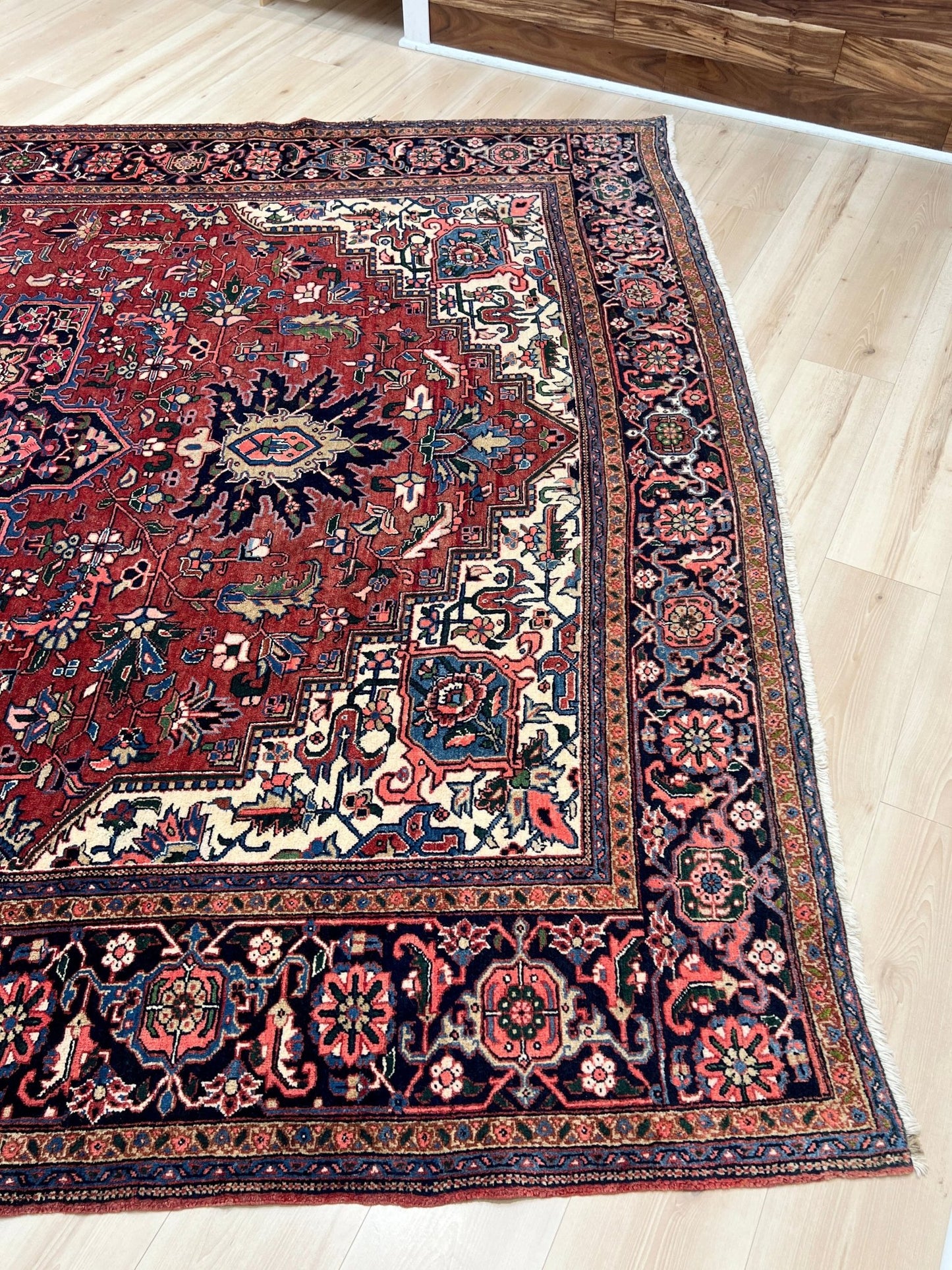 Large heriz vintage persian area rug Oriental rug shop San francisco bay area. Buy rug shop online free shipping