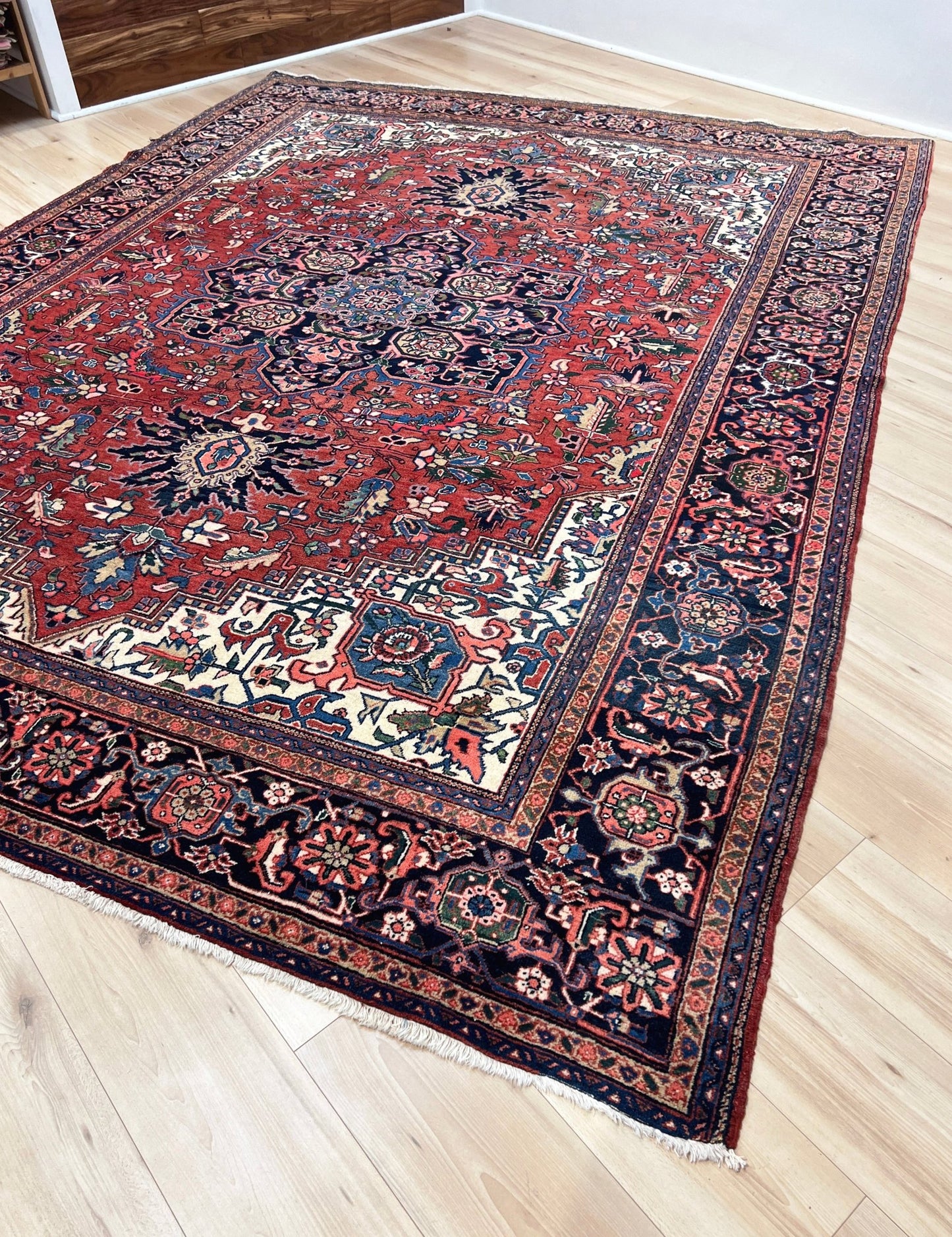 Large heriz vintage persian area rug Oriental rug shop San francisco bay area. Buy rug shop online free shipping