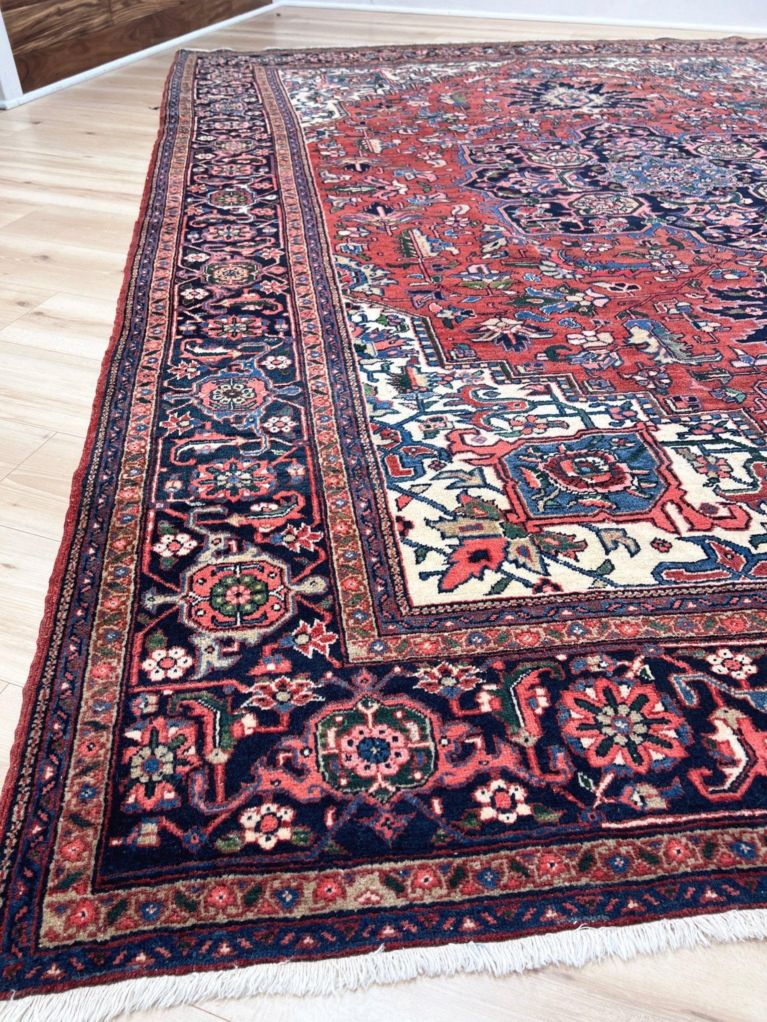 Large heriz vintage persian area rug Oriental rug shop San francisco bay area. Buy rug shop online free shipping