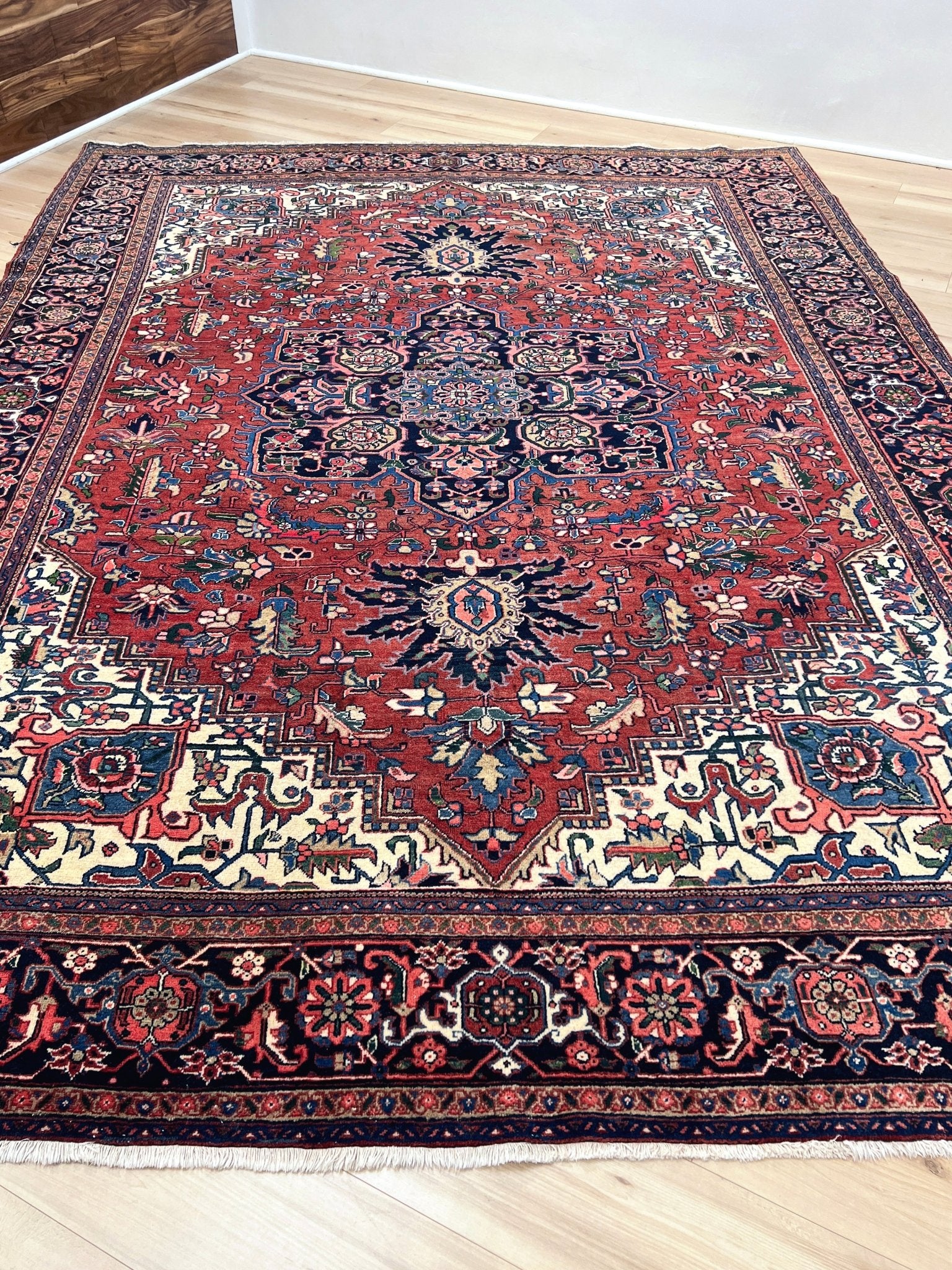 Large heriz vintage persian area rug Oriental rug shop San francisco bay area. Buy rug shop online free shipping