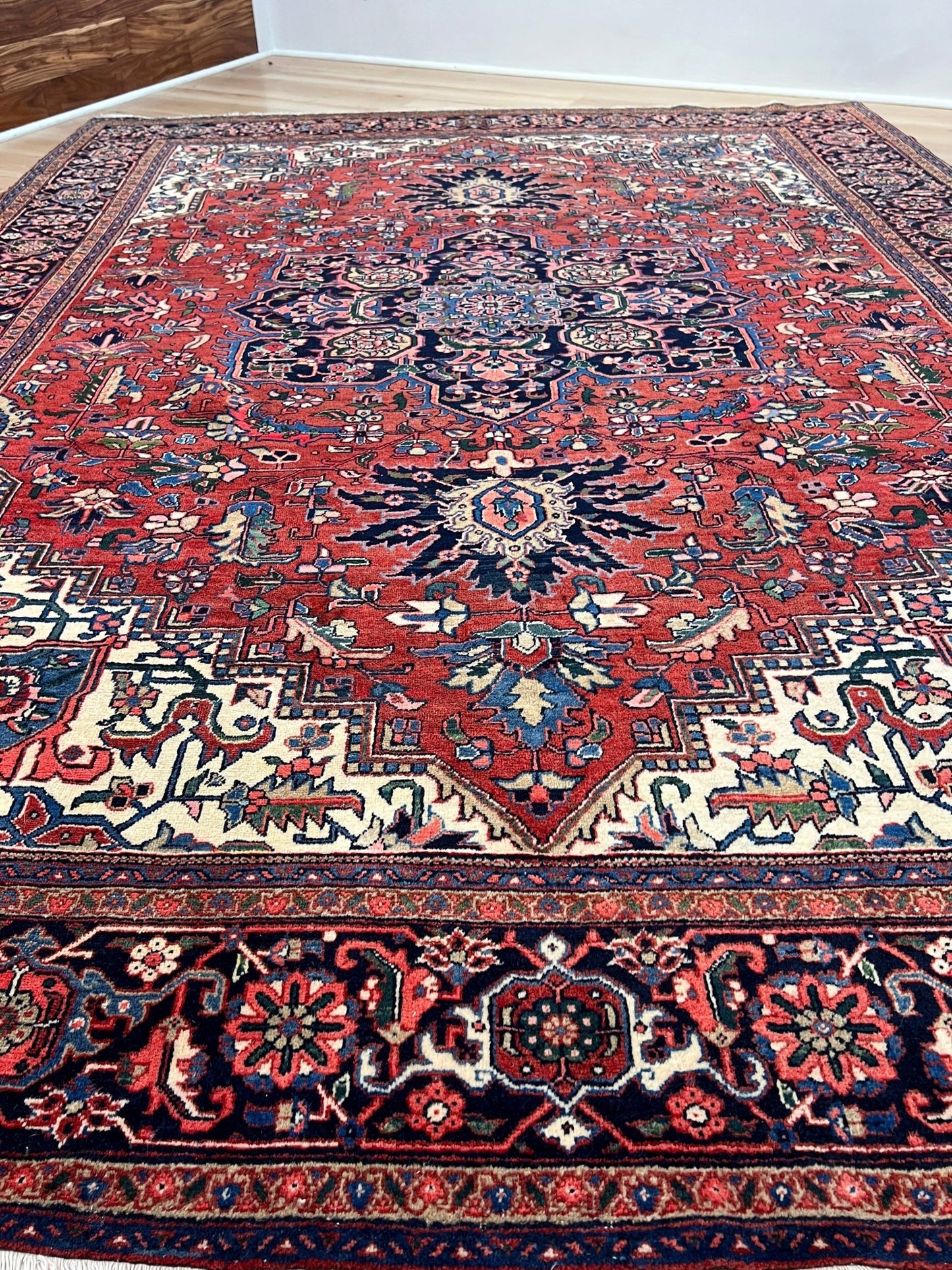 Large heriz vintage persian area rug Oriental rug shop San francisco bay area. Buy rug shop online free shipping