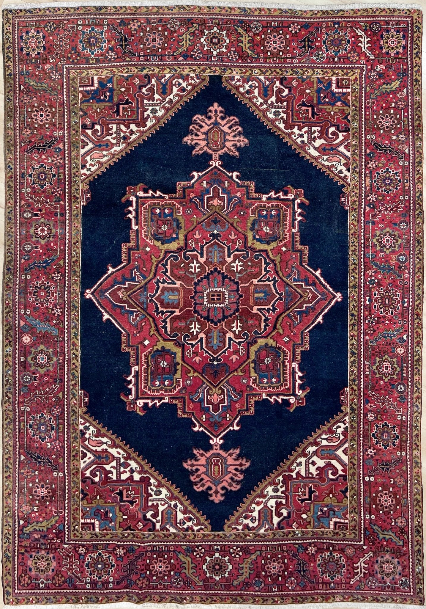 Large heriz vintage persian rug. oriental rug shop san francisco bay area. Buy persian rug online free shipping to US Canada.