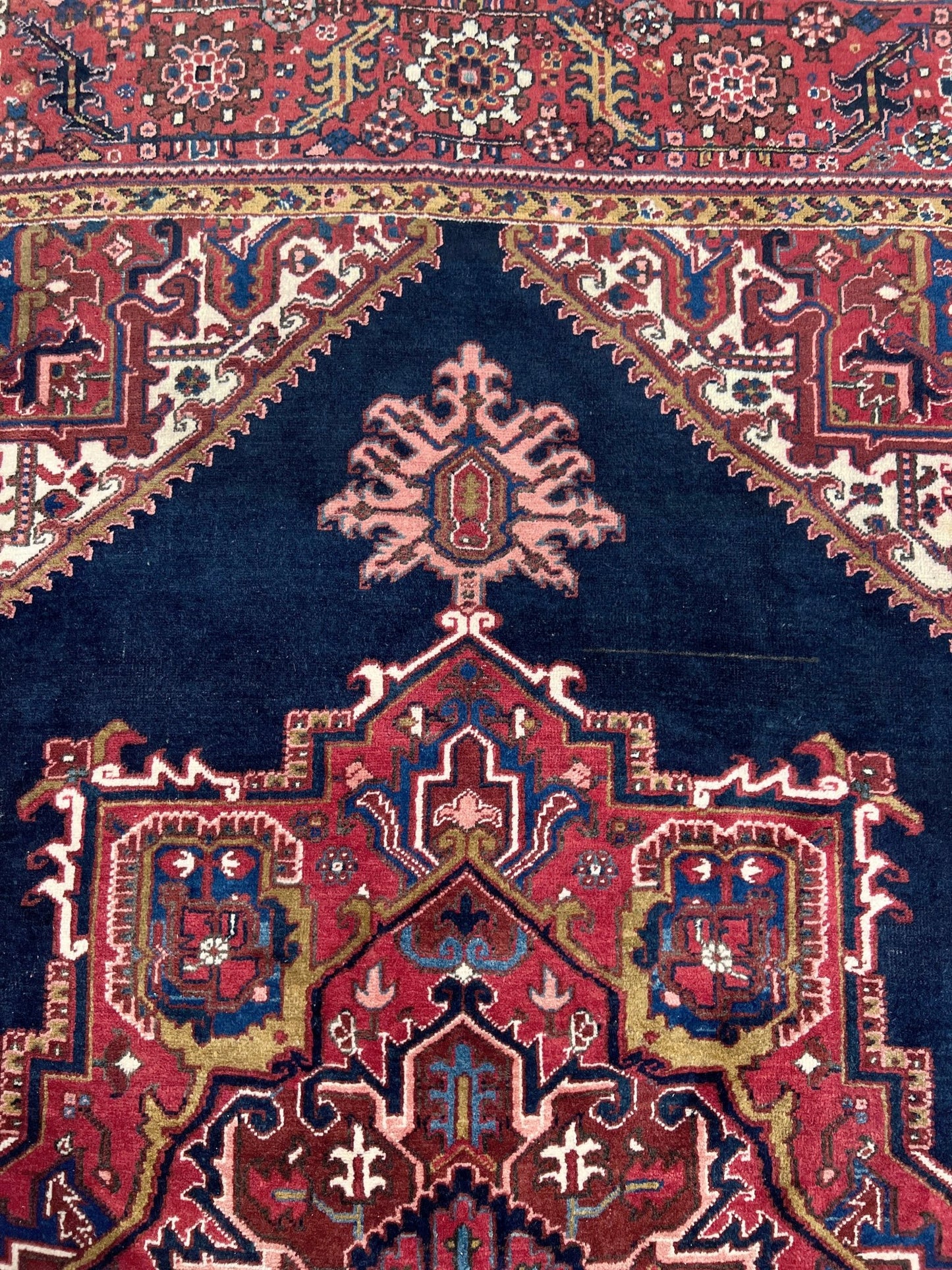 Large heriz vintage persian rug. oriental rug shop san francisco bay area. Buy persian rug online free shipping to US Canada.