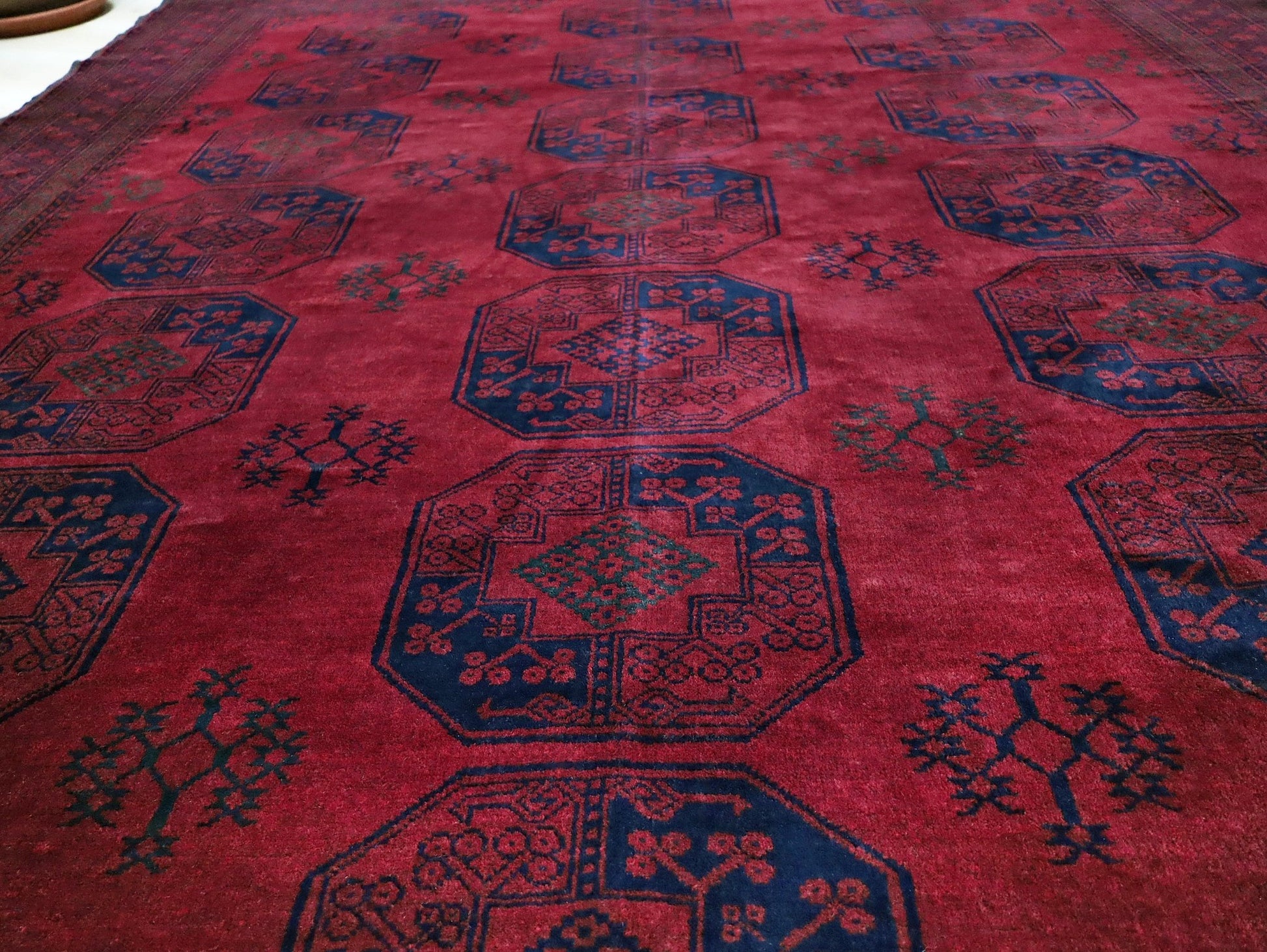 Ersari elephant foot turkmen rug. Oriental rug shop san francisco bay area. 6x8 burgundy rug. Buy handmade rug online