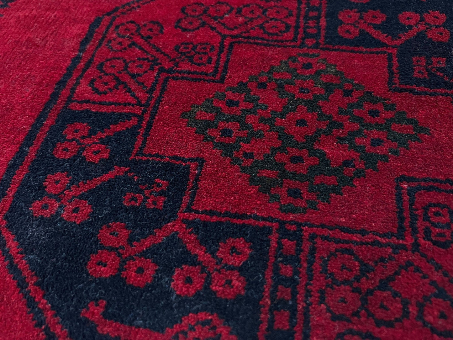 Ersari elephant foot turkmen rug. Oriental rug shop san francisco bay area. 6x8 burgundy rug. Buy handmade rug online