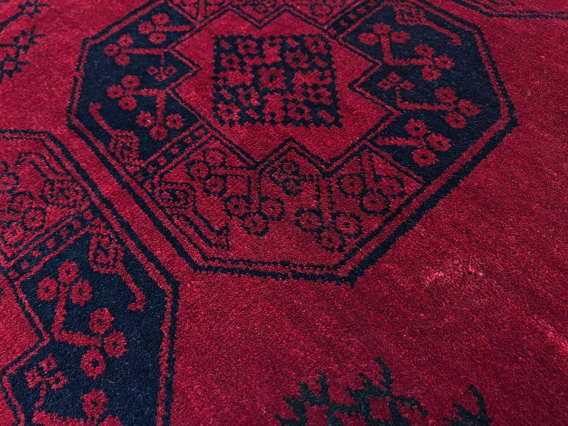 Ersari elephant foot turkmen rug. Oriental rug shop san francisco bay area. 6x8 burgundy rug. Buy handmade rug online