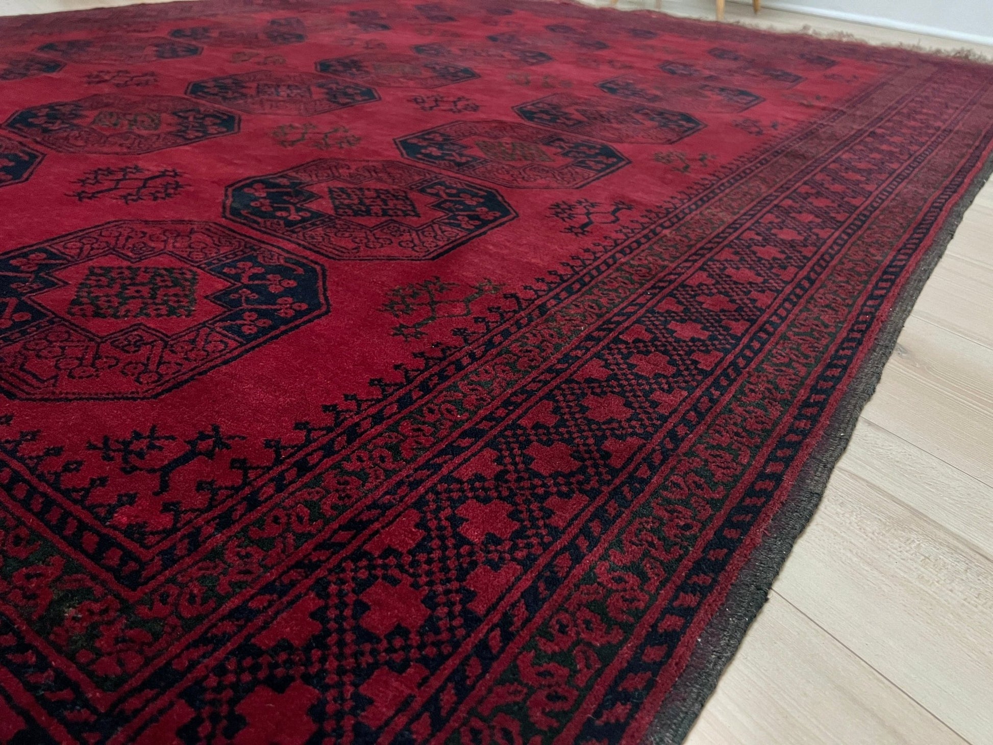 Ersari elephant foot turkmen rug. Oriental rug shop san francisco bay area. 6x8 burgundy rug. Buy handmade rug online