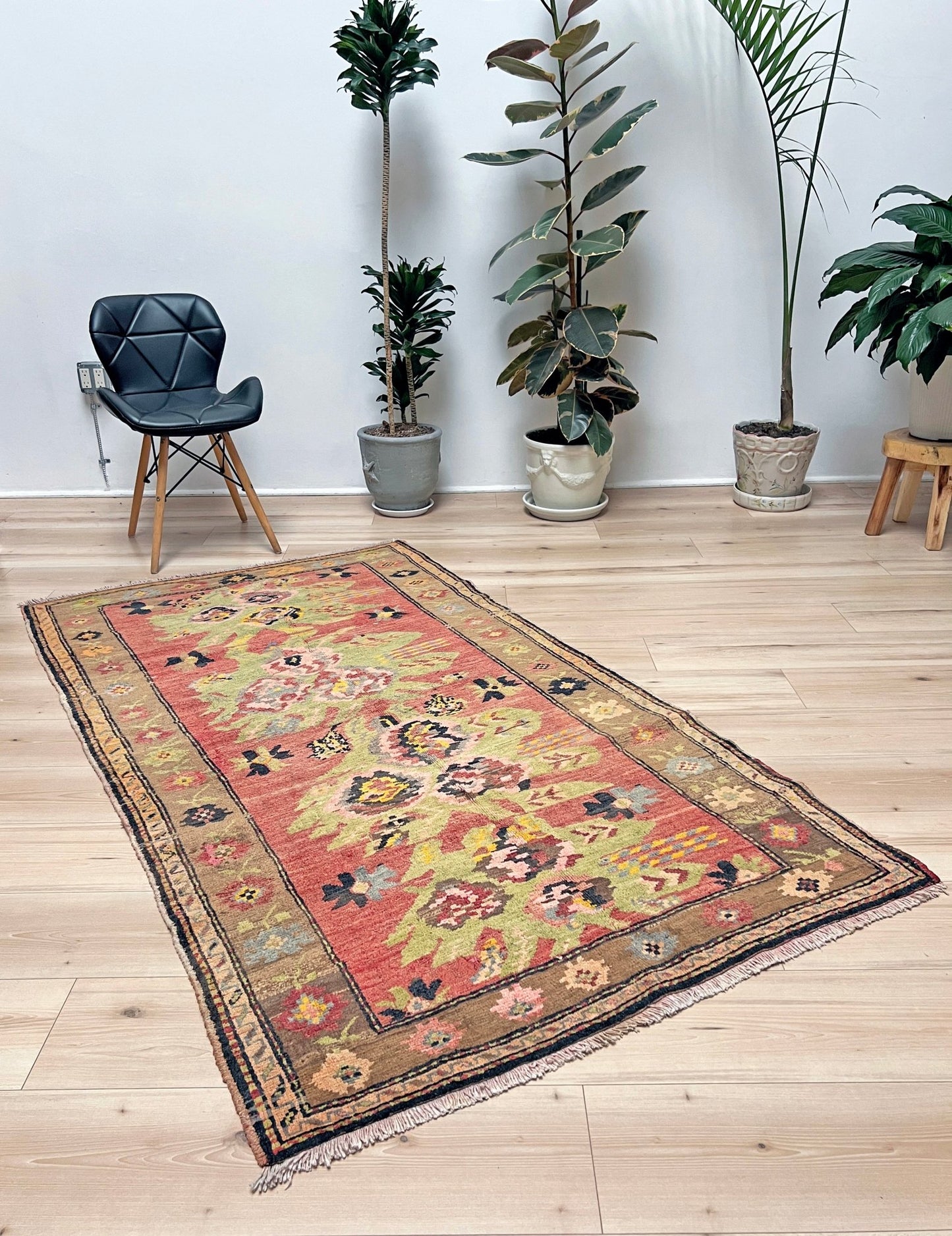 Karabagh Caucasian 4x6 vintage small wool rug. Oriental rug shop san francisco bay area. Buy handmade wool rug online