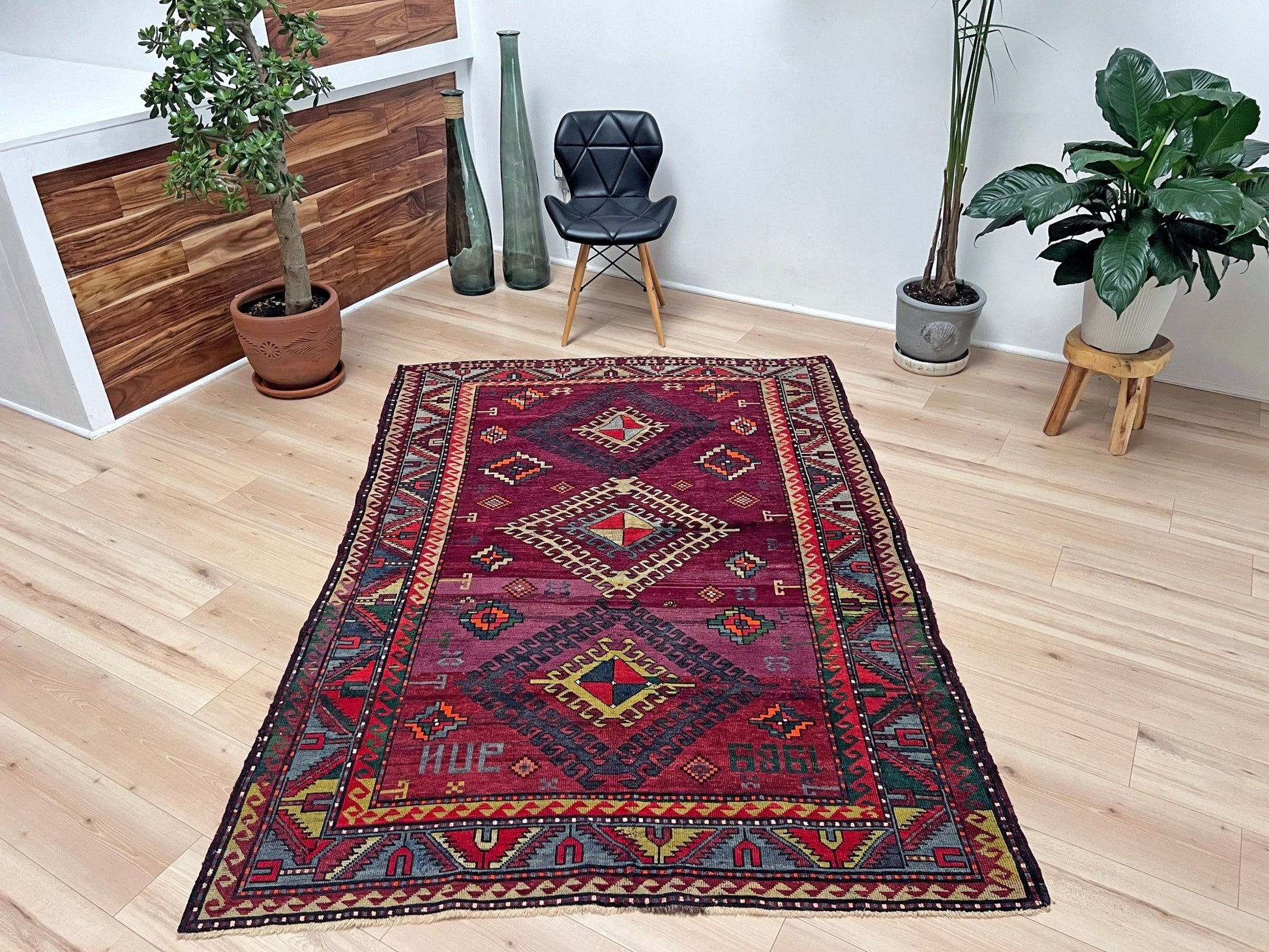 kazak caucasian vintage rug shop San francisco bay area. Rug store berkeley, palo alto. Buy handmade wool rug online