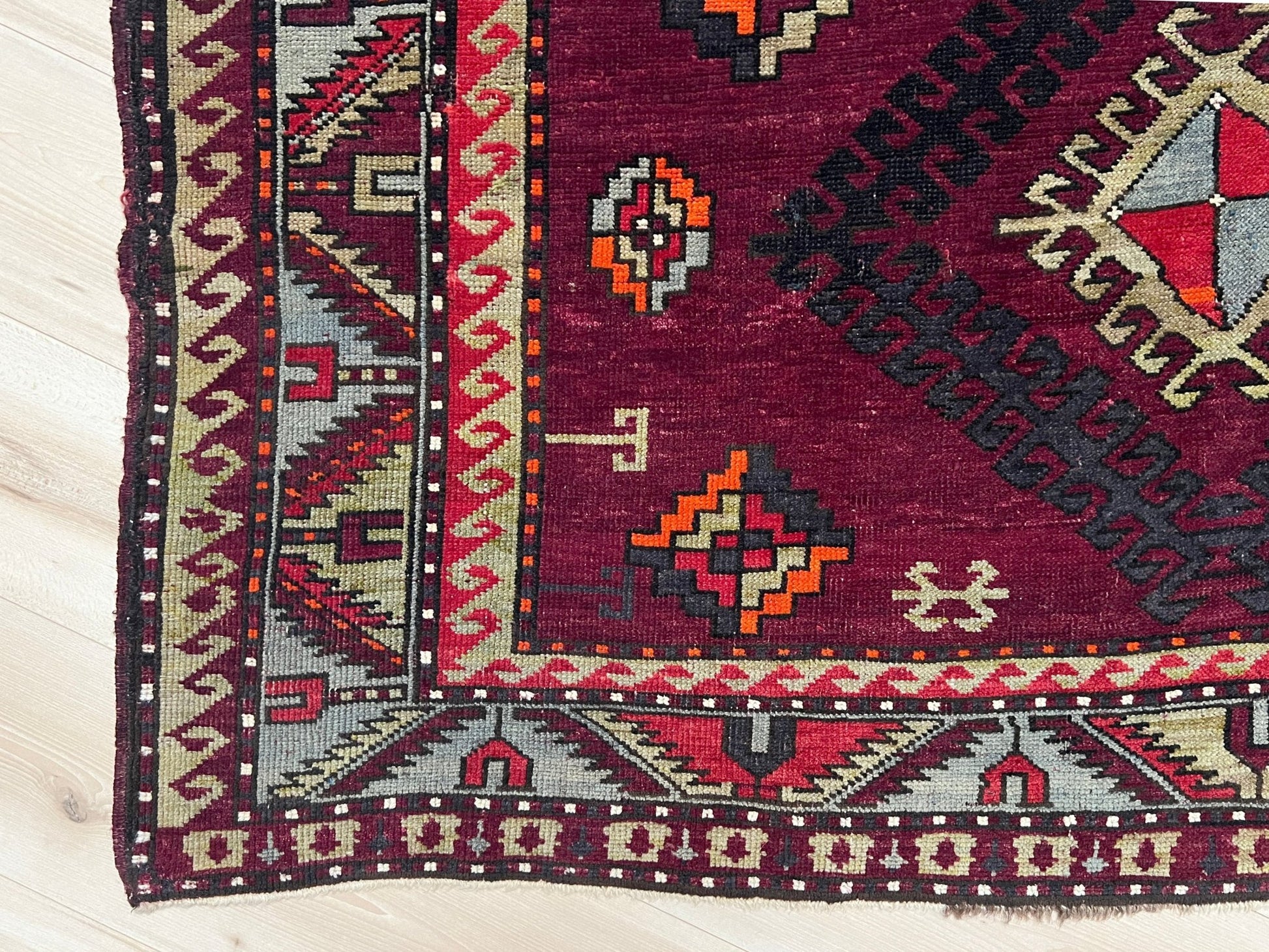 kazak caucasian vintage rug shop San francisco bay area. Rug store berkeley, palo alto. Buy handmade wool rug online