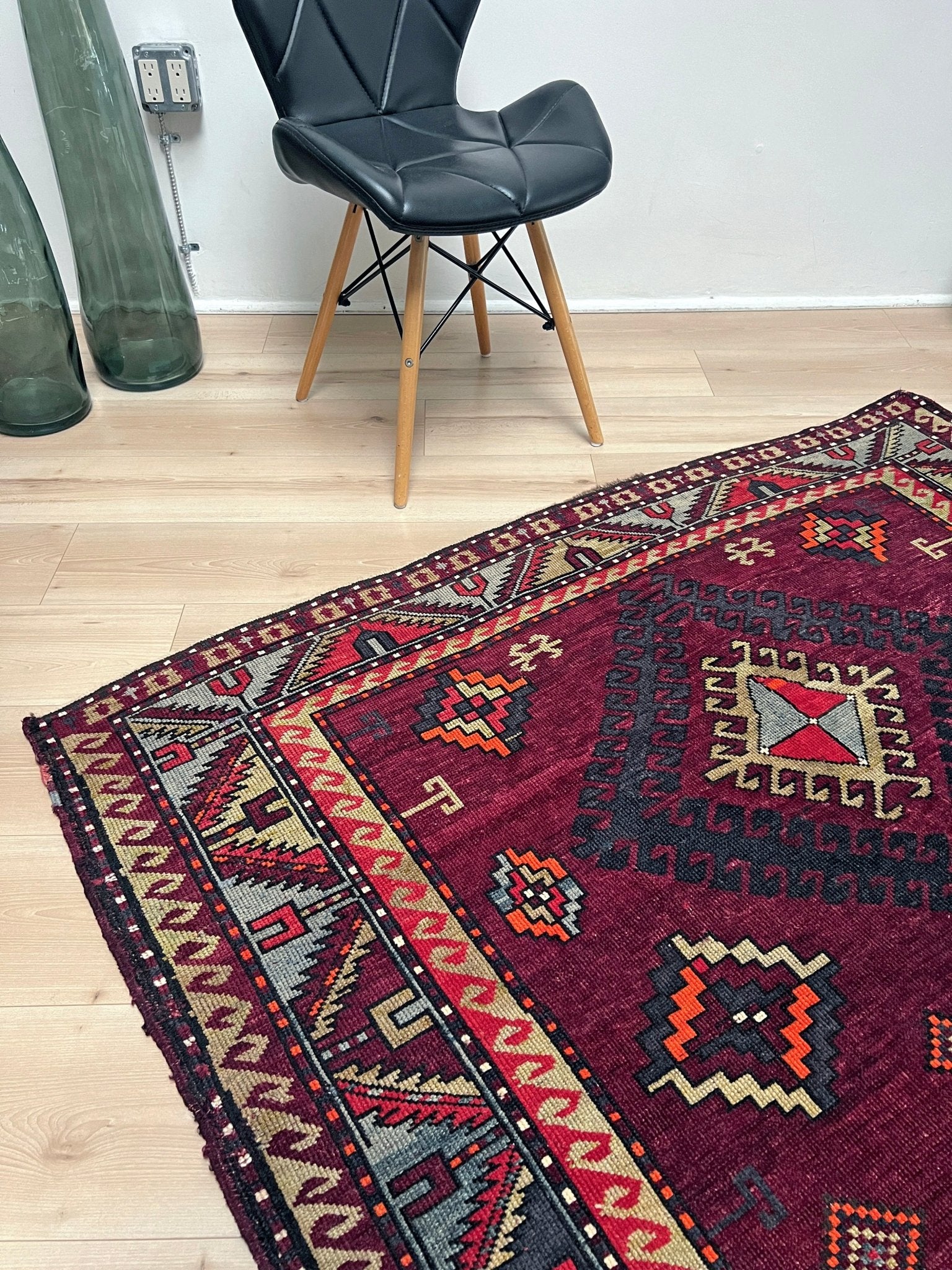 kazak caucasian vintage rug shop San francisco bay area. Rug store berkeley, palo alto. Buy handmade wool rug online