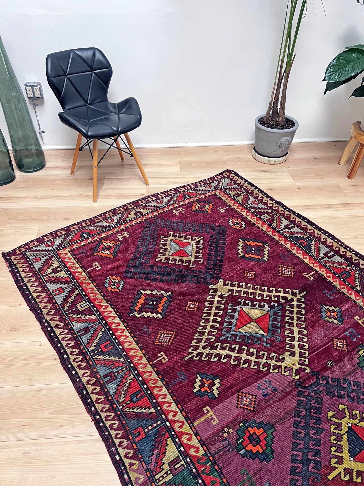 kazak caucasian vintage rug shop San francisco bay area. Rug store berkeley, palo alto. Buy handmade wool rug online