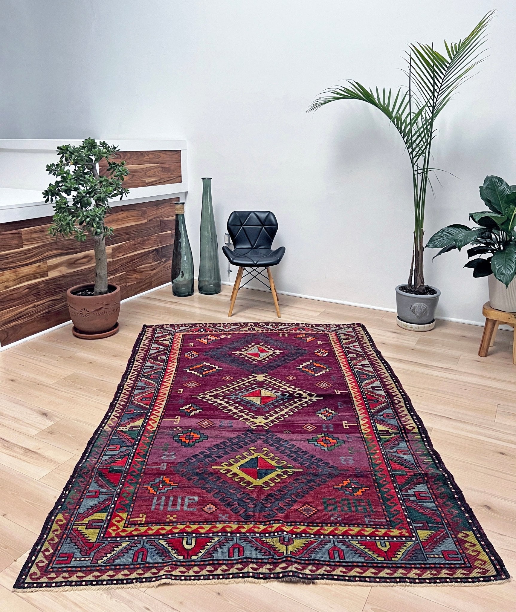 kazak caucasian vintage rug shop San francisco bay area. Rug store berkeley, palo alto. Buy handmade wool rug online