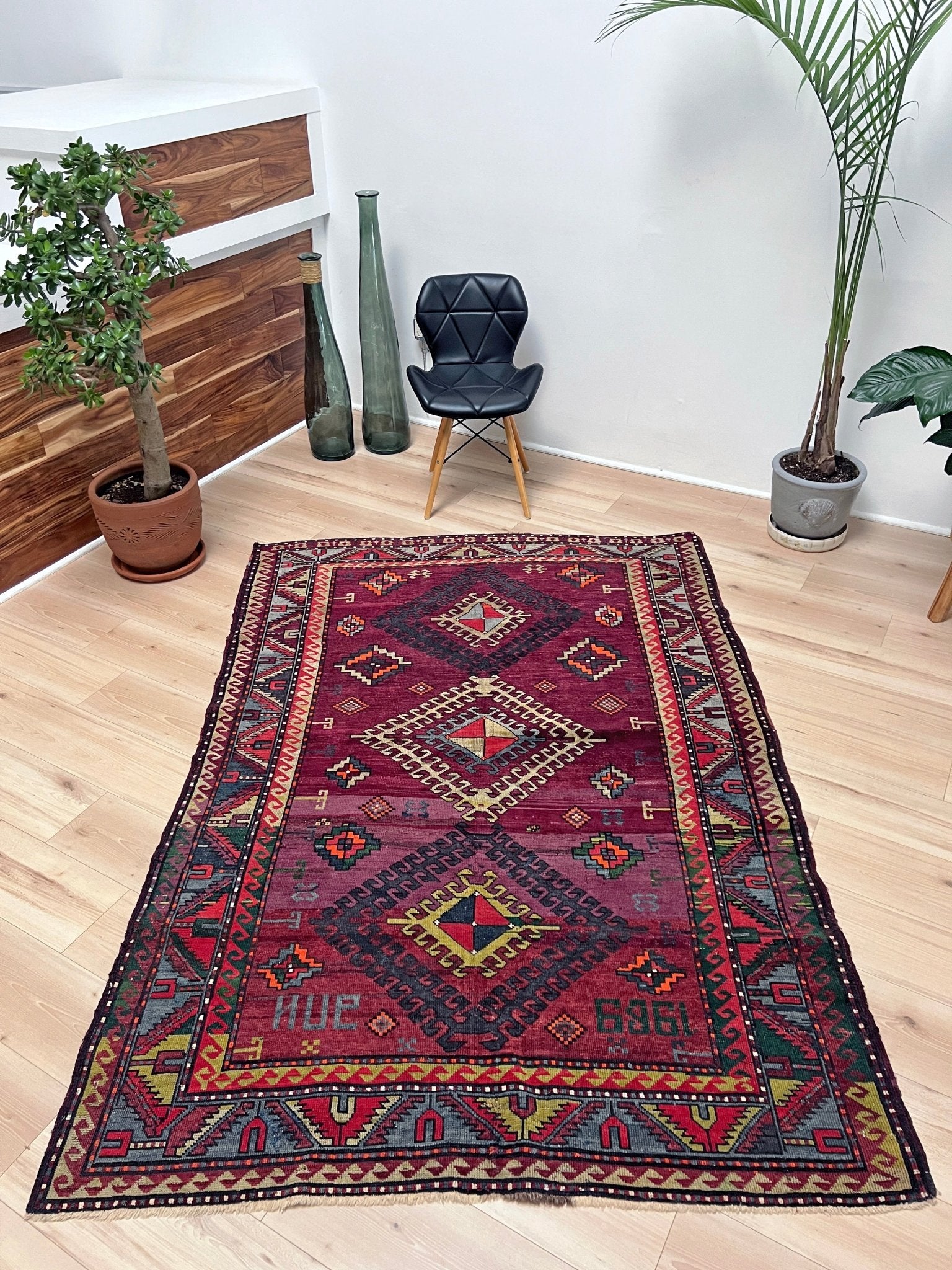 kazak caucasian vintage rug shop San francisco bay area. Rug store berkeley, palo alto. Buy handmade wool rug online