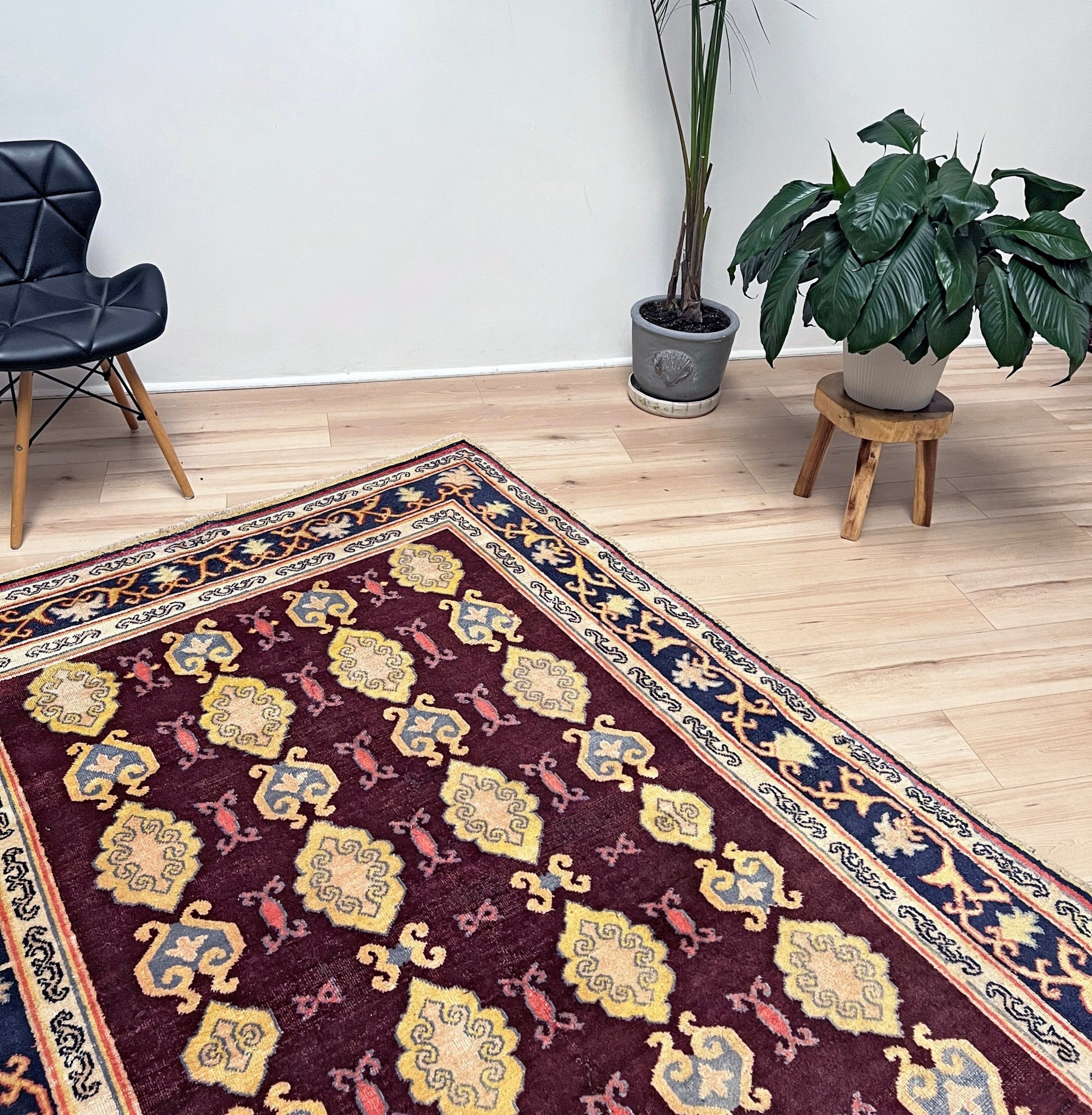 Small wool Rug for living room bedroom study dining. Vintage rug shop san francisco bay area. Buy handmade rug online