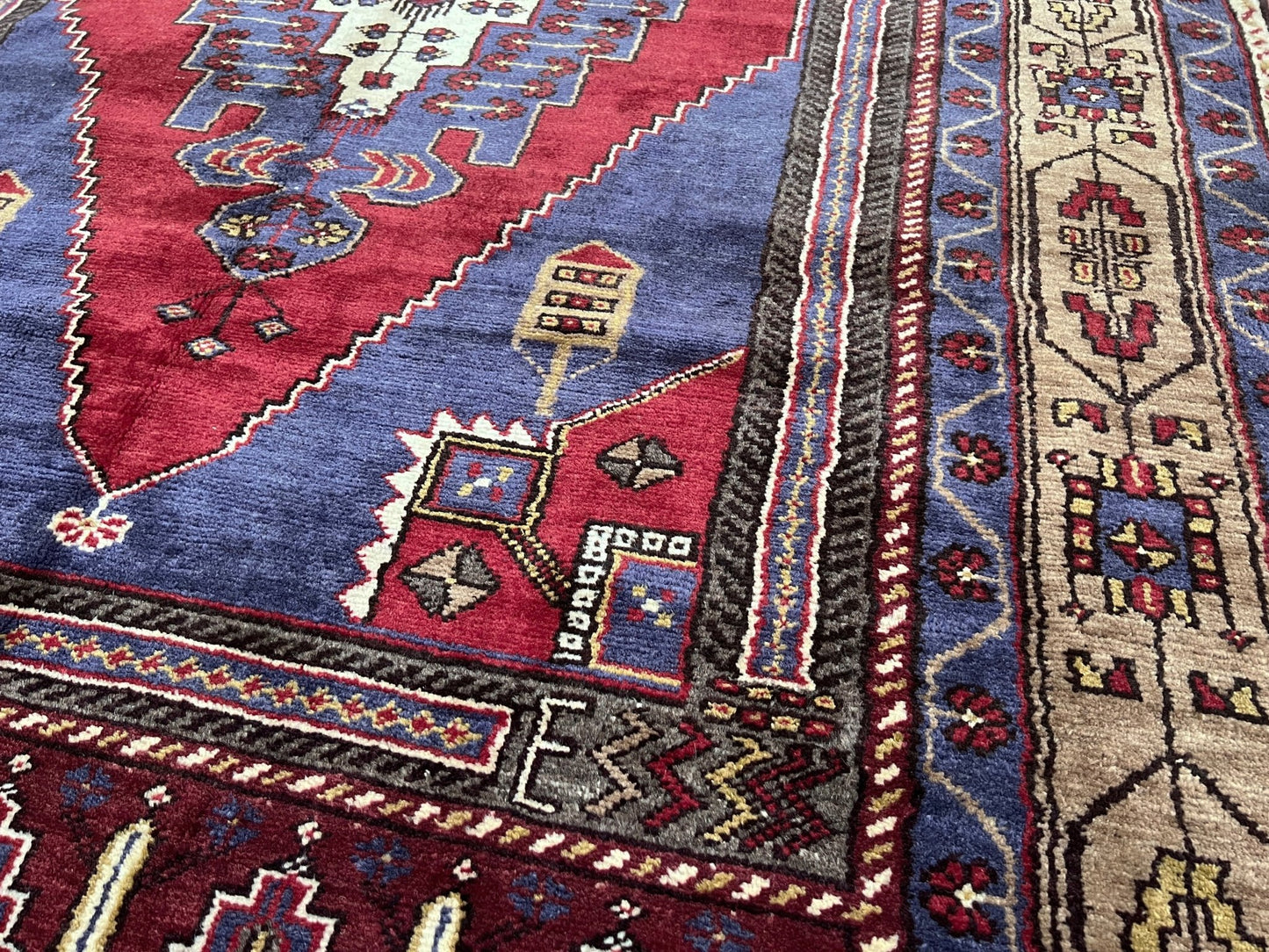 taspinar turkish rug. Vintage rug shop san francisco bay area. Buy oriental rug online free shipping USA and Canada.