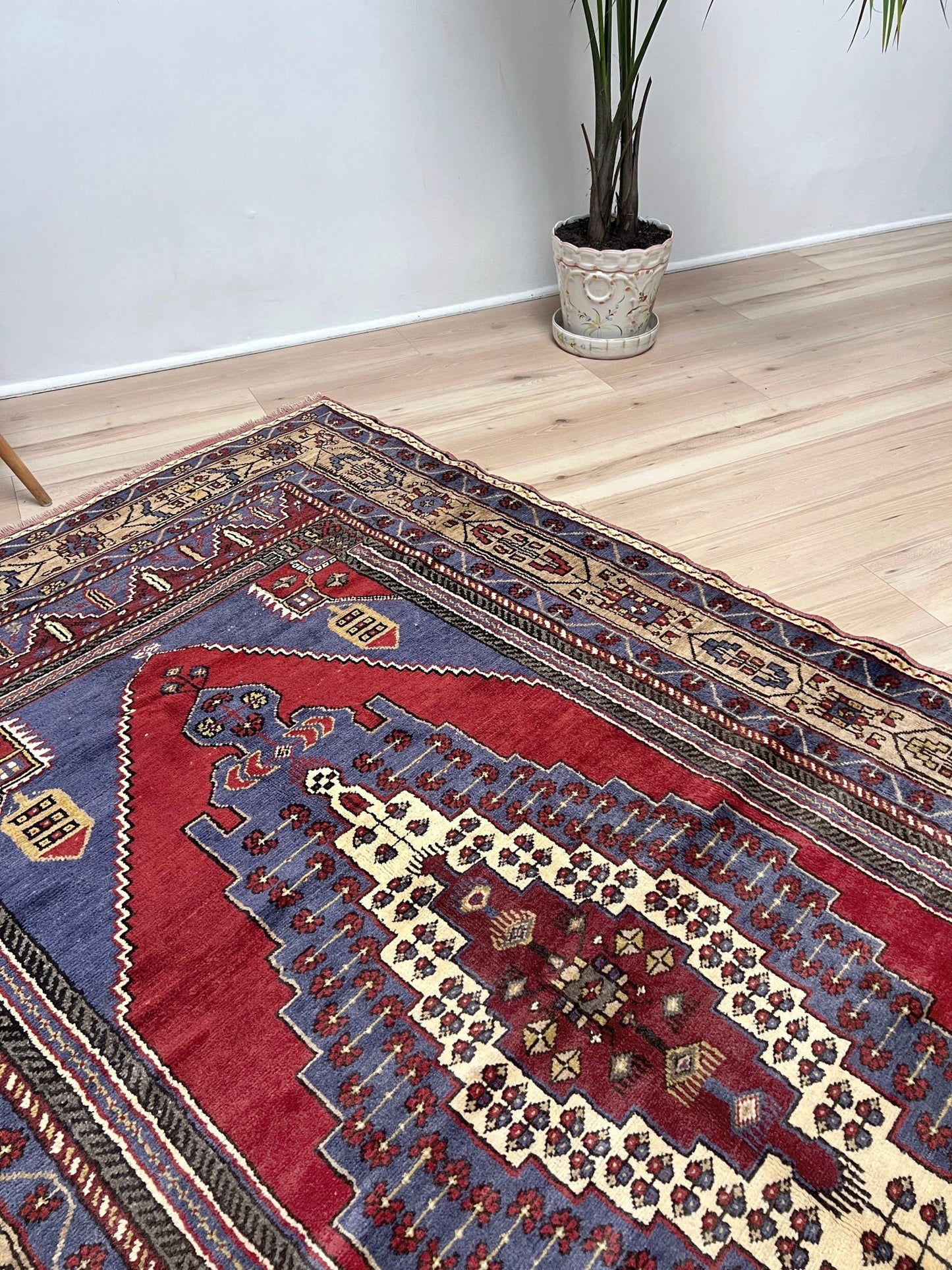 taspinar turkish rug. Vintage rug shop san francisco bay area. Buy oriental rug online free shipping USA and Canada.