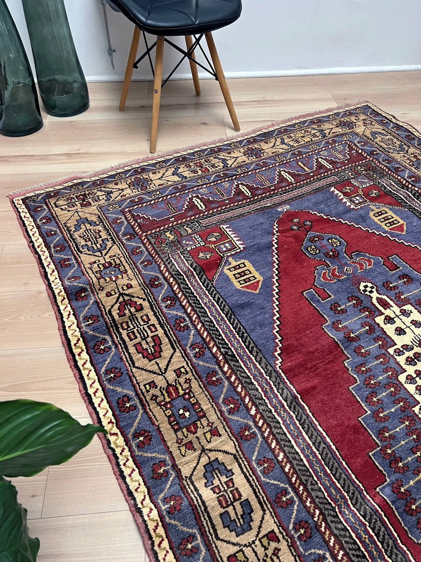 taspinar turkish rug. Vintage rug shop san francisco bay area. Buy oriental rug online free shipping USA and Canada.