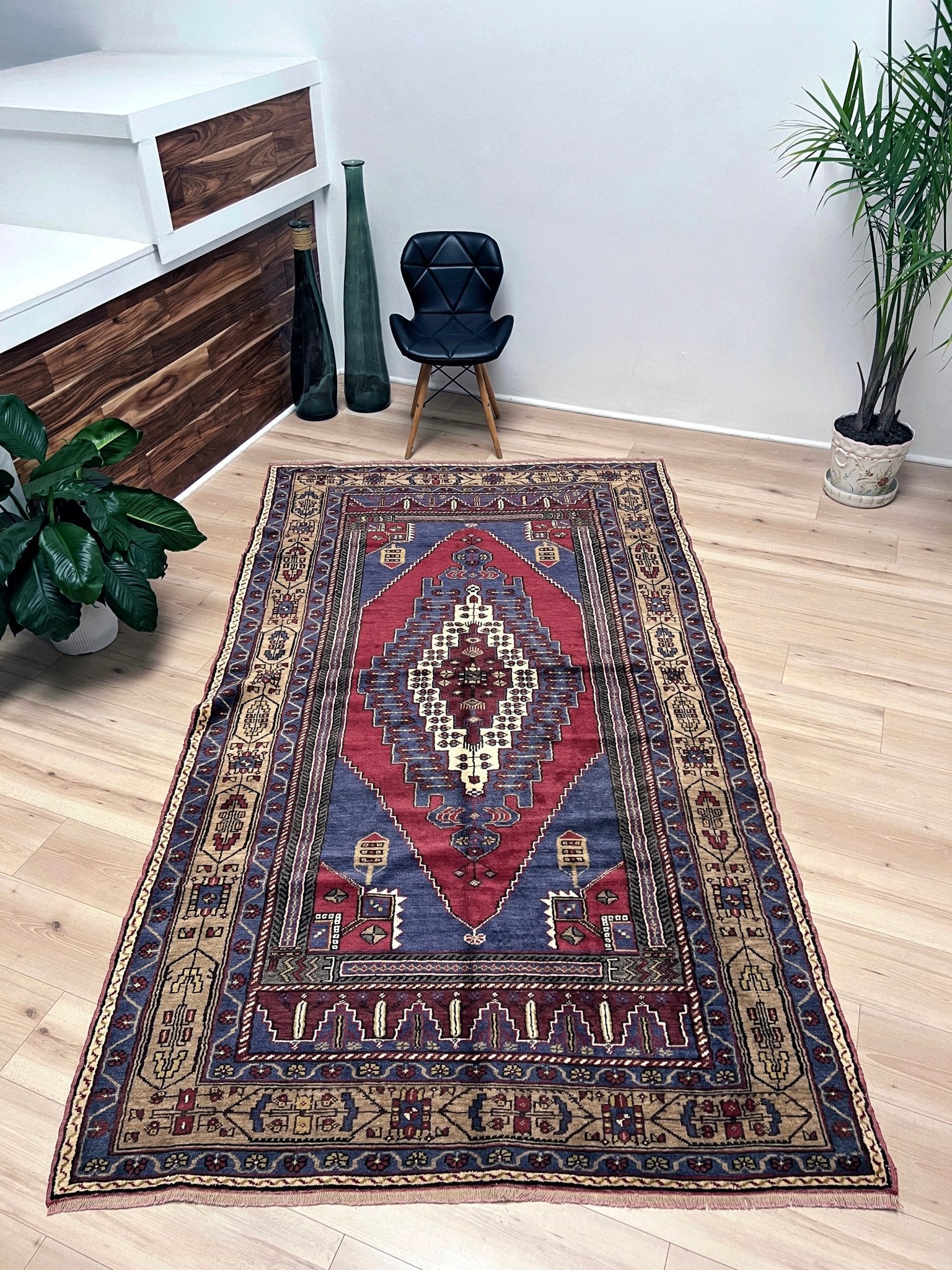 taspinar turkish rug. Vintage rug shop san francisco bay area. Buy oriental rug online free shipping USA and Canada.