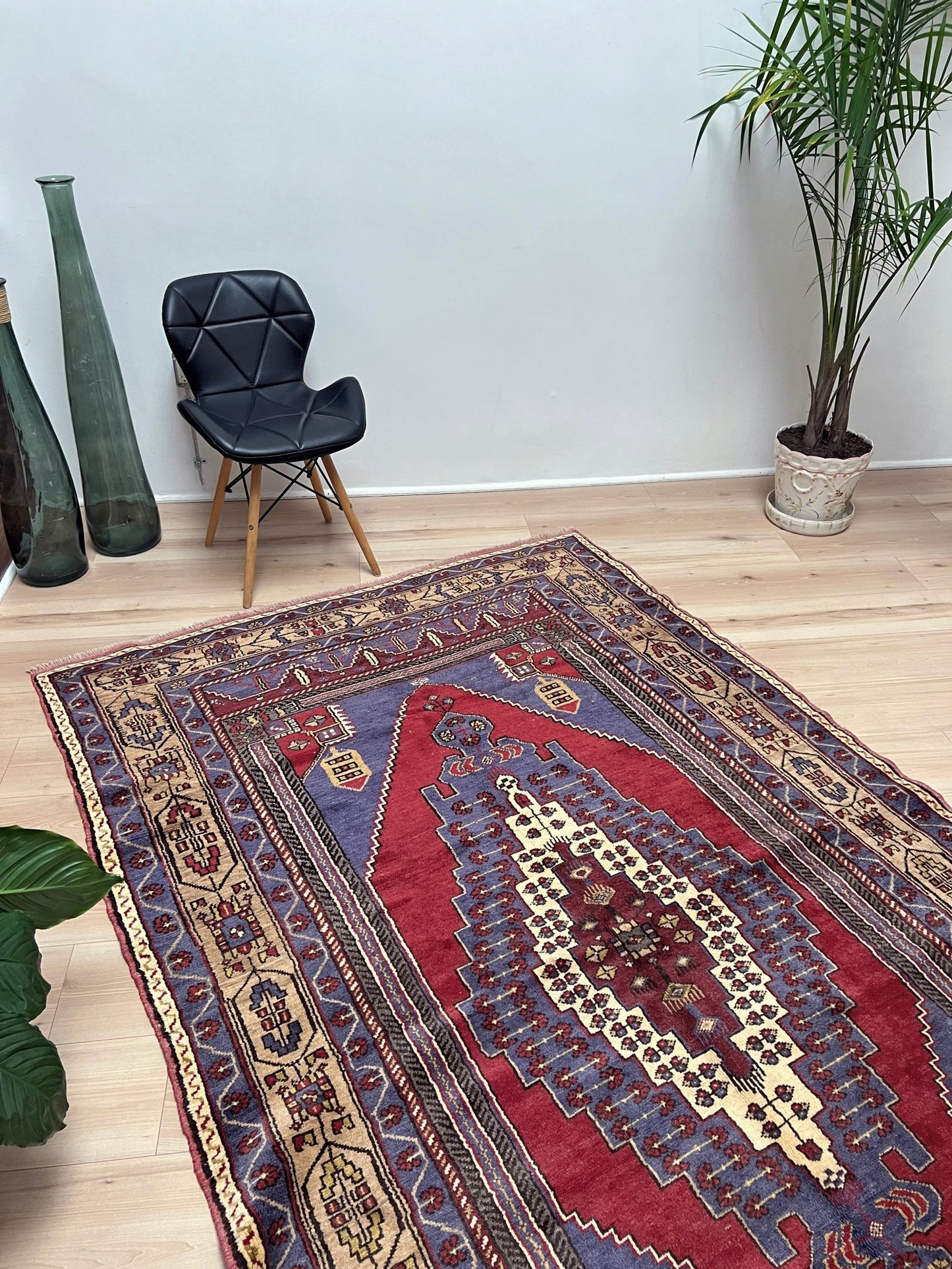 taspinar turkish rug. Vintage rug shop san francisco bay area. Buy oriental rug online free shipping USA and Canada.