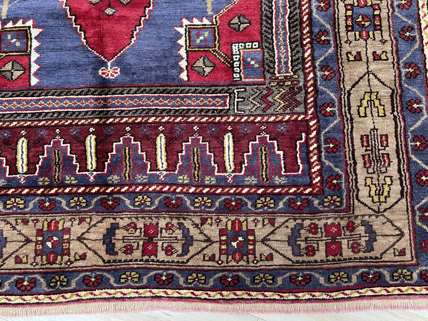 taspinar turkish rug. Vintage rug shop san francisco bay area. Buy oriental rug online free shipping USA and Canada.