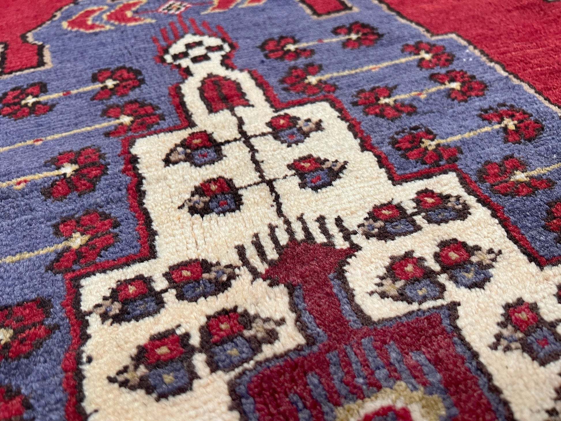 taspinar turkish rug. Vintage rug shop san francisco bay area. Buy oriental rug online free shipping USA and Canada.