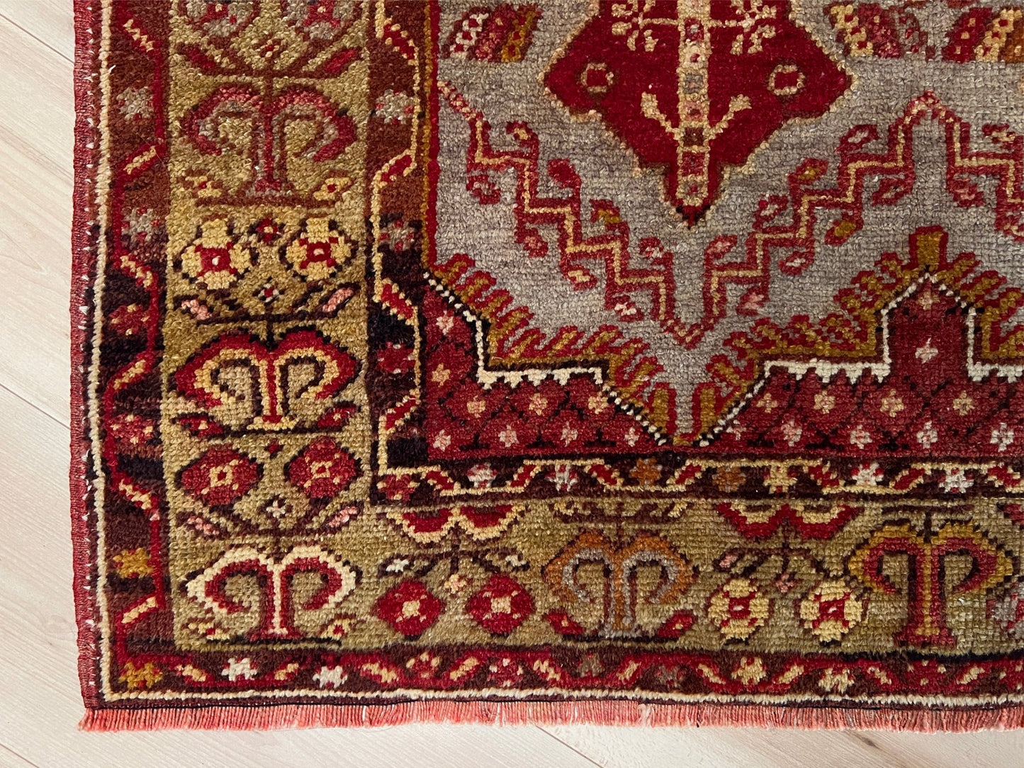 Maden vintage small turkish rug shop san francisco bay area. 3x5 handmade wool rug. Buy handmade rug online free shipping