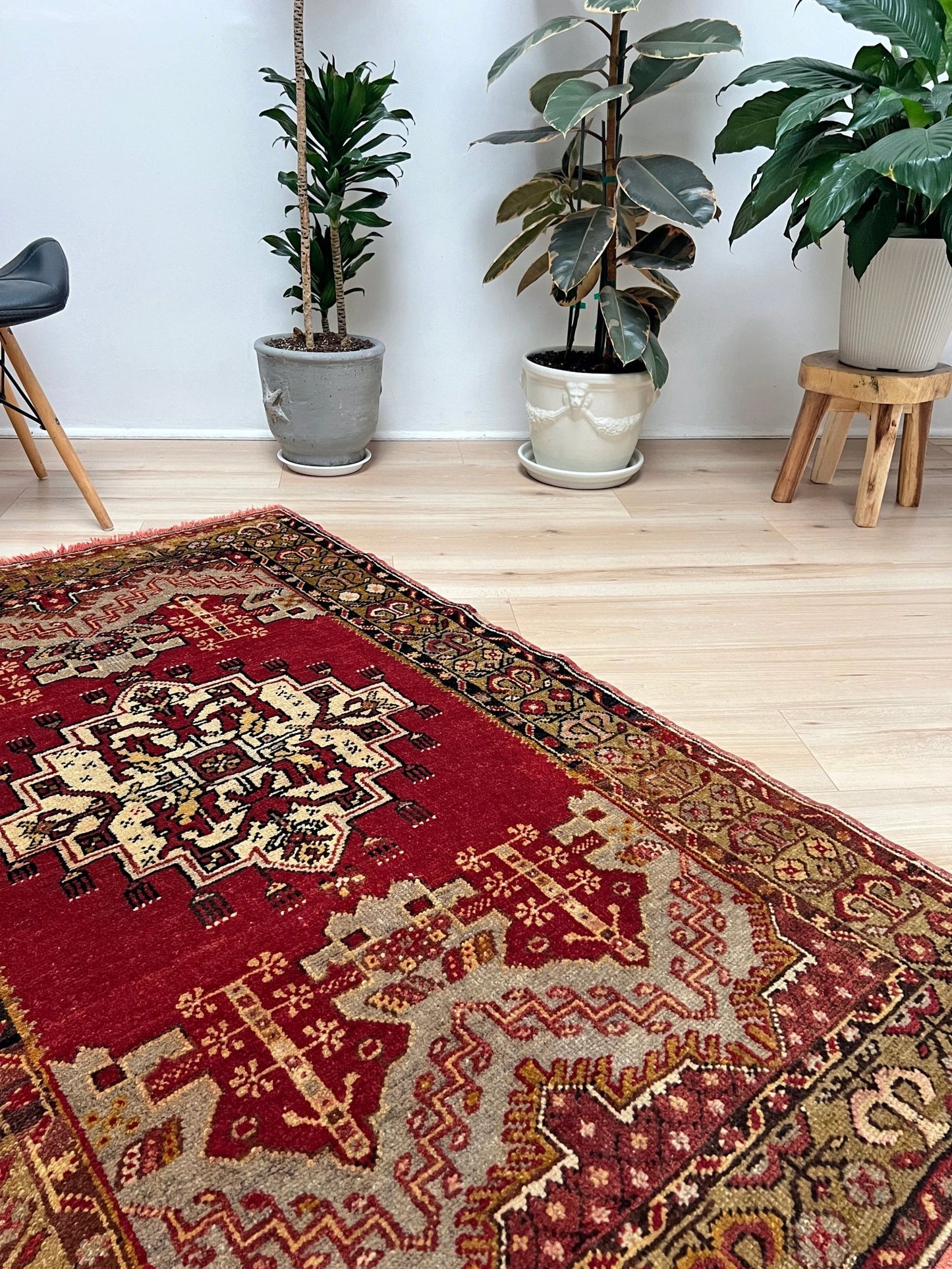 Maden vintage small turkish rug shop san francisco bay area. 3x5 handmade wool rug. Buy handmade rug online free shipping