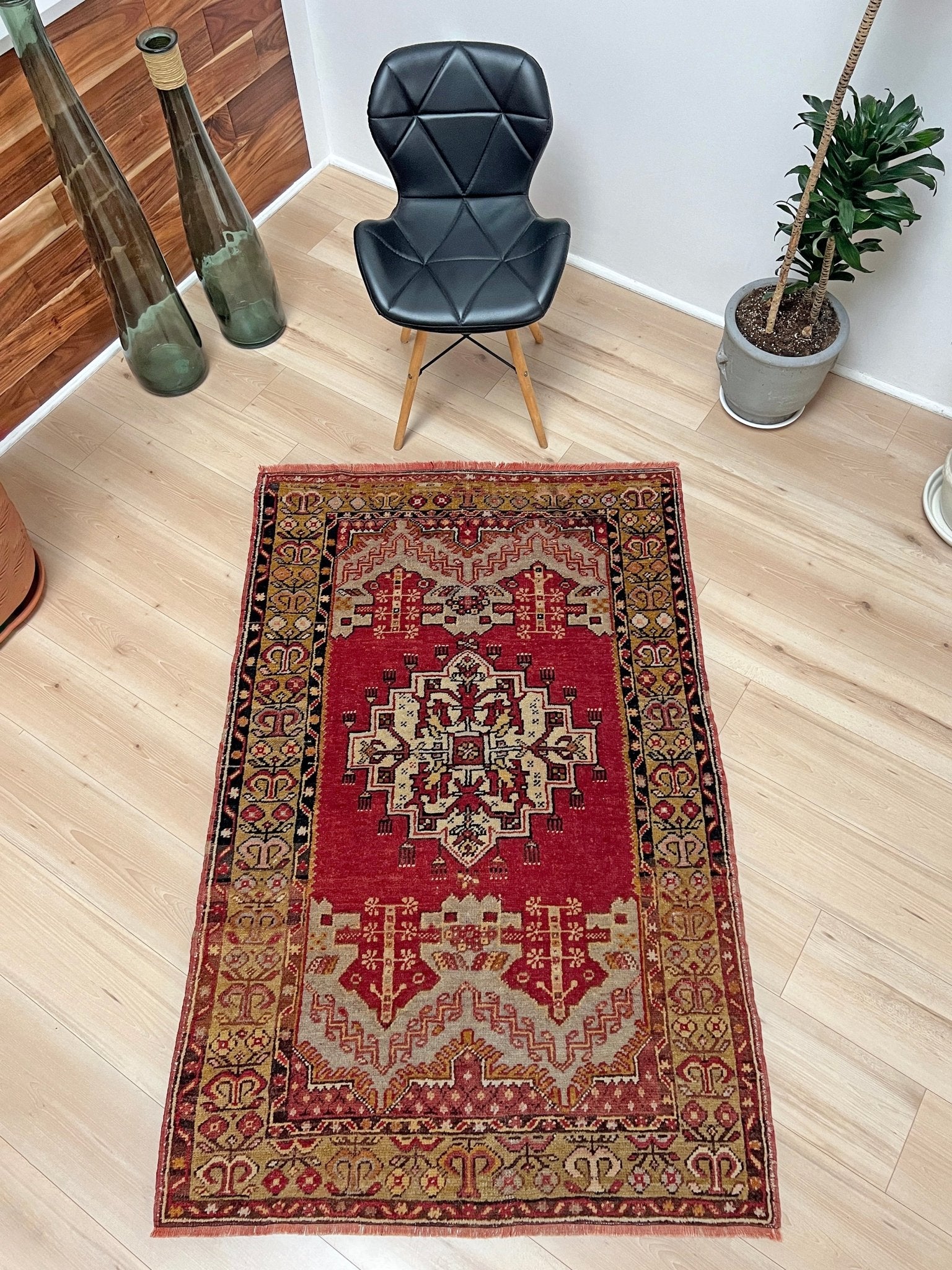 Maden vintage small turkish rug shop san francisco bay area. 3x5 handmade wool rug. Buy handmade rug online free shipping