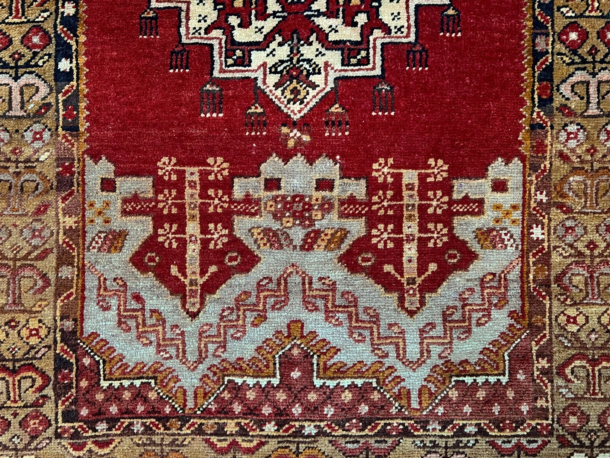 Maden vintage small turkish rug shop san francisco bay area. 3x5 handmade wool rug. Buy handmade rug online free shipping