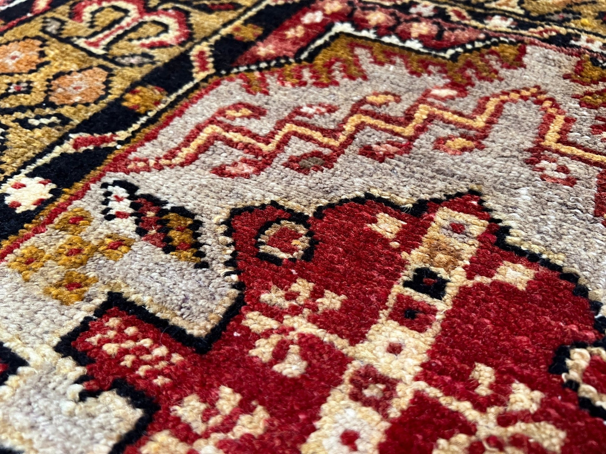 Maden vintage small turkish rug shop san francisco bay area. 3x5 handmade wool rug. Buy handmade rug online free shipping