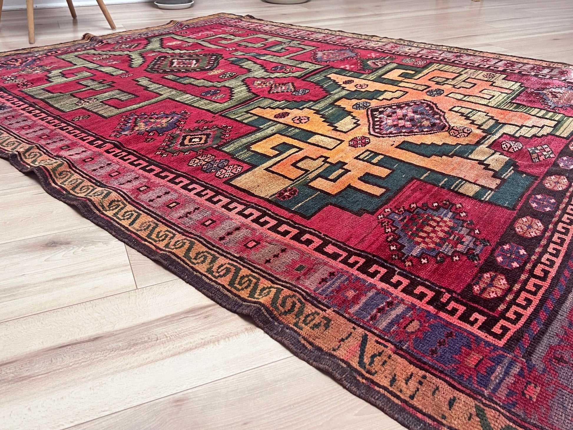 Vintage caucasian handmade rug. 5x7 scatter wool rug Oriental rug shop san francisco bay area. Buy vintage rug online