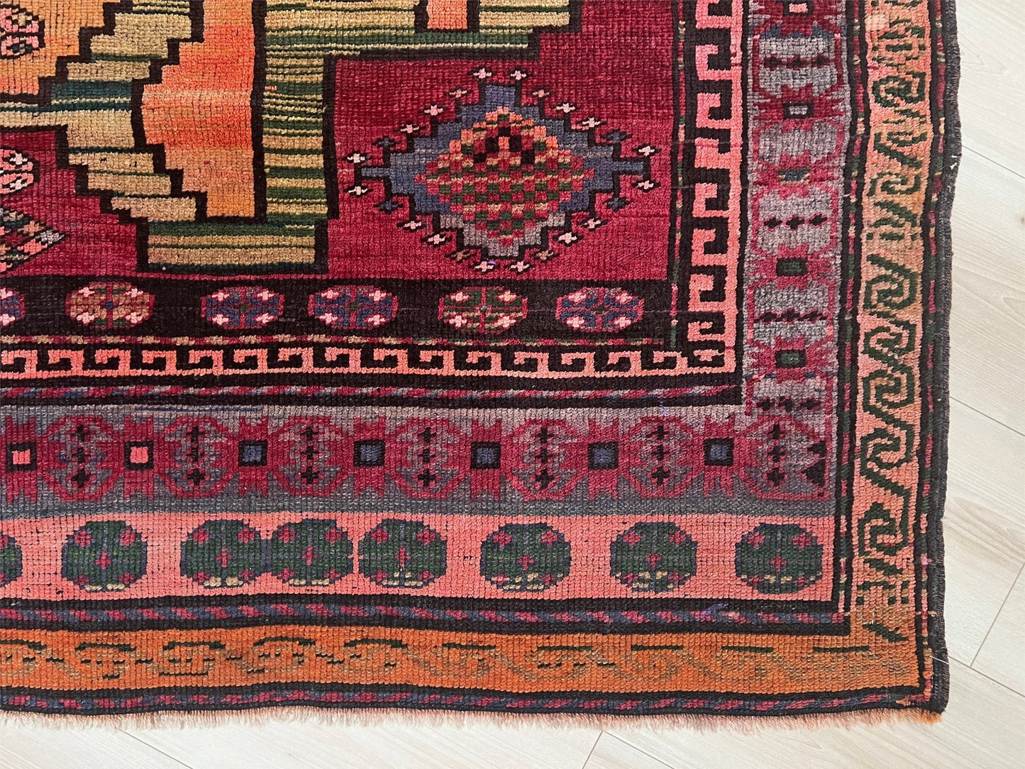 Vintage caucasian handmade rug. 5x7 scatter wool rug Oriental rug shop san francisco bay area. Buy vintage rug online