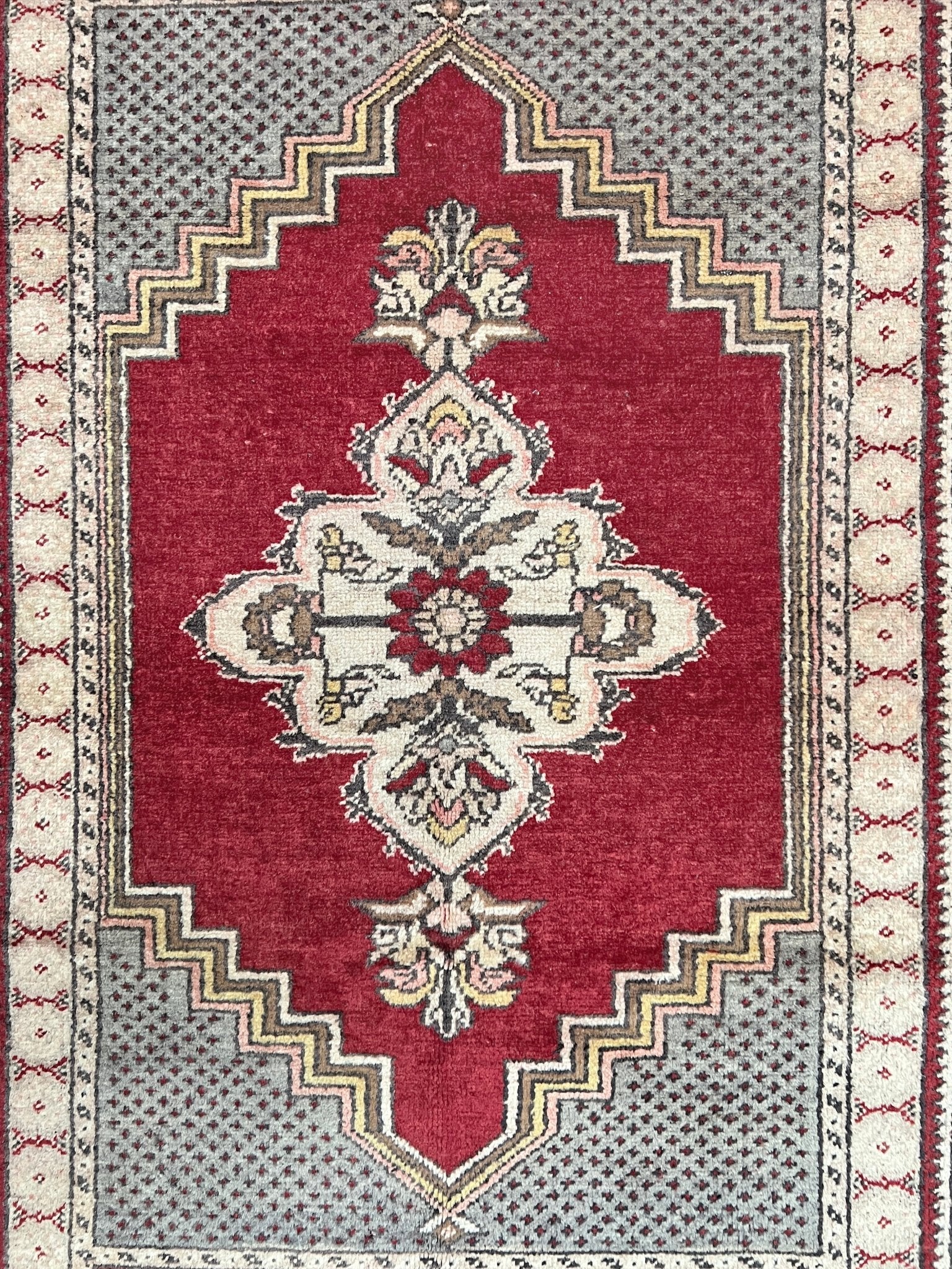 Kirsehir handmade wool vintage turkish rug shop san francisco bay area. Buy handmade rug online free shipping USA Canada.