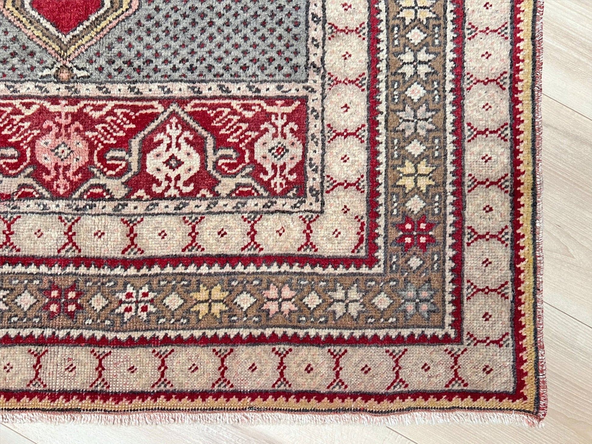 Kirsehir handmade wool vintage turkish rug shop san francisco bay area. Buy handmade rug online free shipping USA Canada.