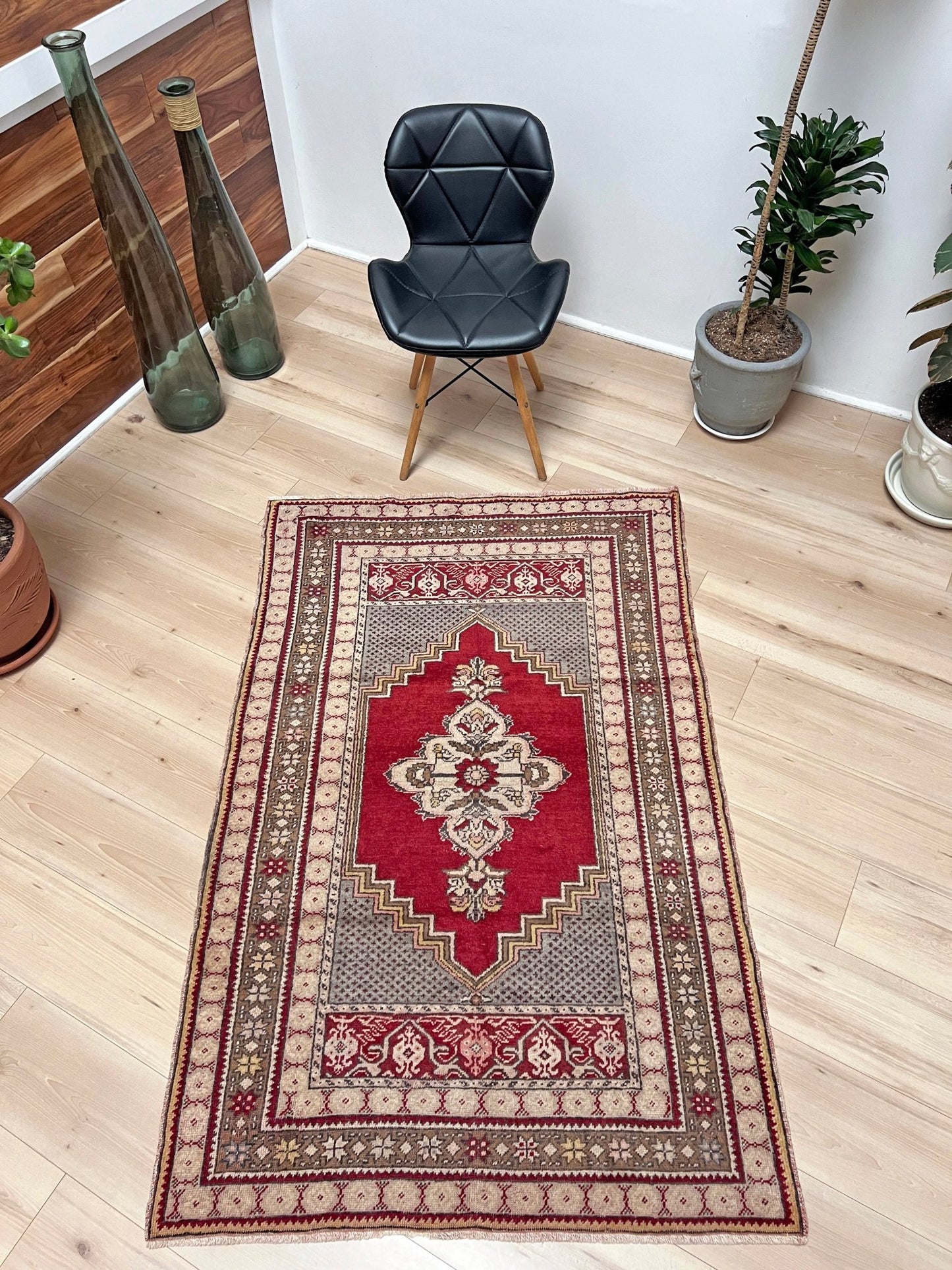 Kirsehir handmade wool vintage turkish rug shop san francisco bay area. Buy handmade rug online free shipping USA Canada.